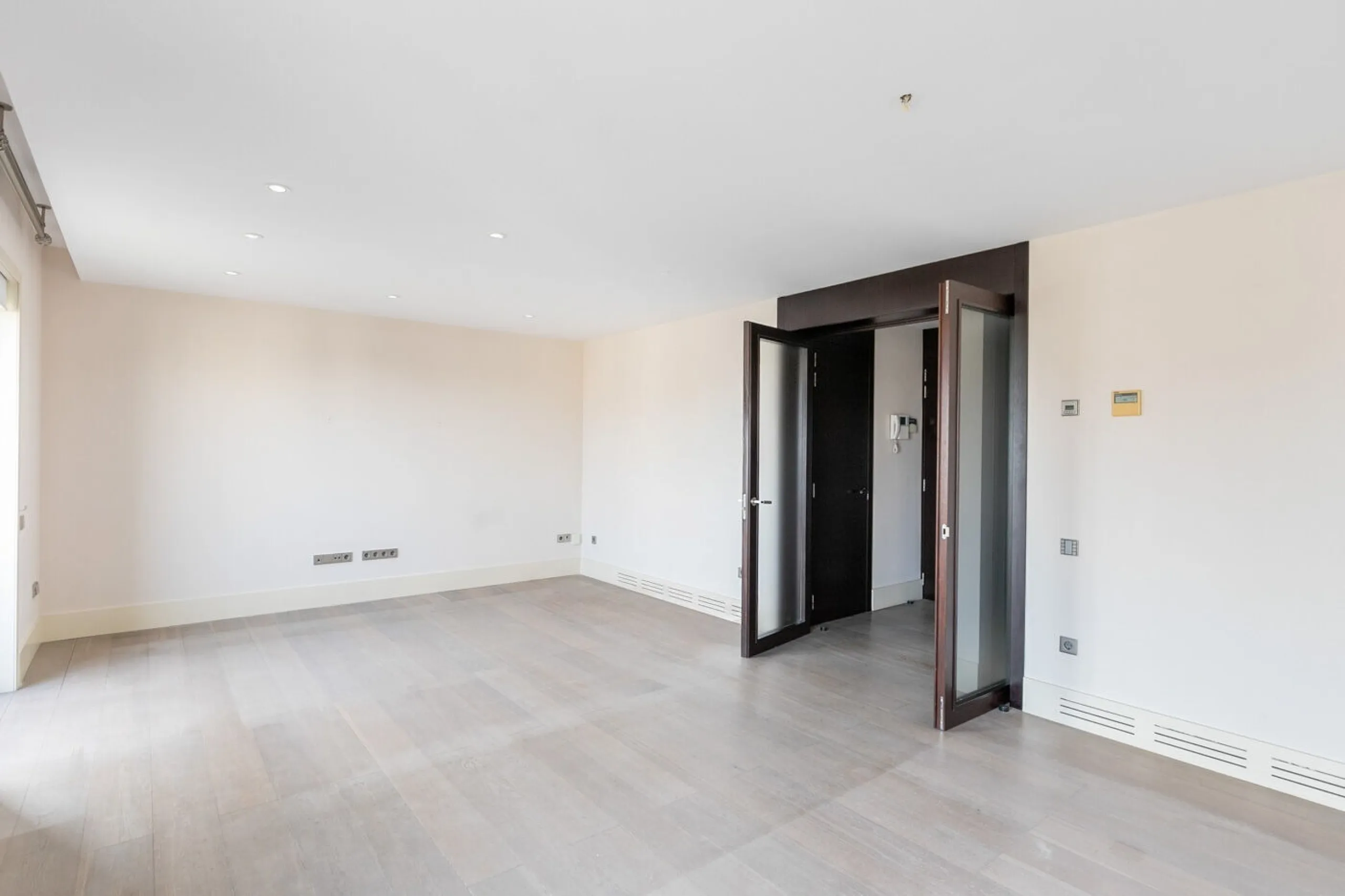 High-Floor Apartment Overlooking La Pedrera on Passeig de Gracia, Barcelona