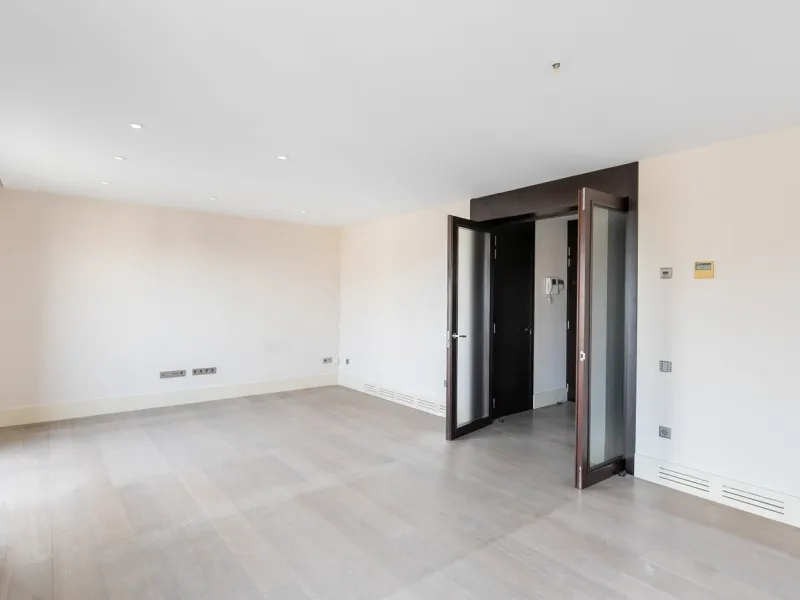 High-Floor Apartment Overlooking La Pedrera on Passeig de Gracia, Barcelona