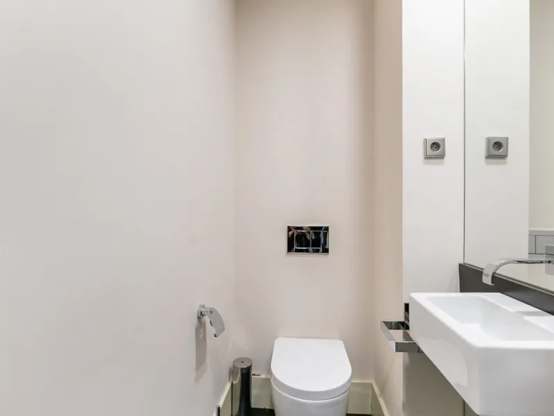 High-Floor Apartment Overlooking La Pedrera on Passeig de Gracia, Barcelona