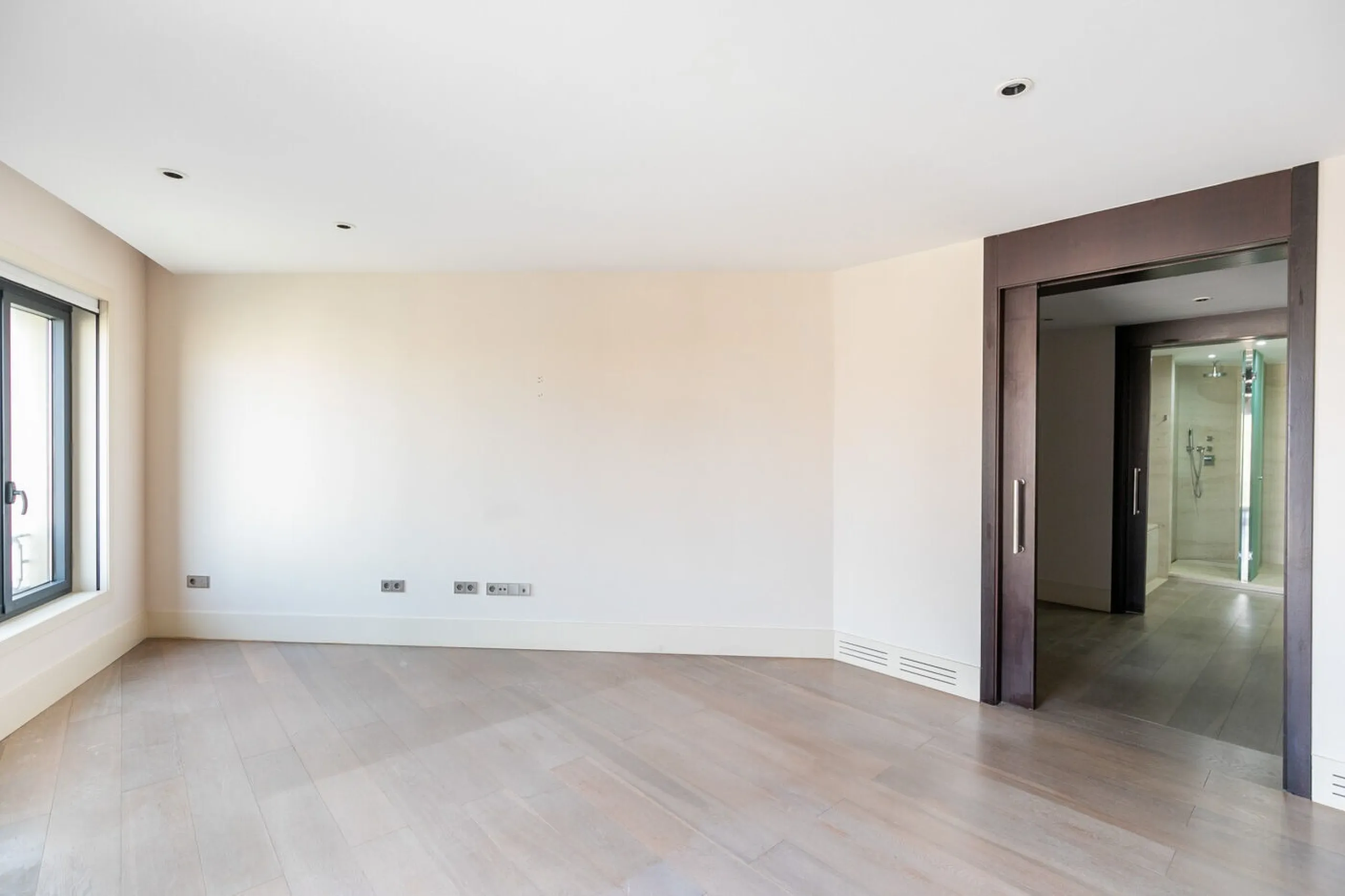 High-Floor Apartment Overlooking La Pedrera on Passeig de Gracia, Barcelona