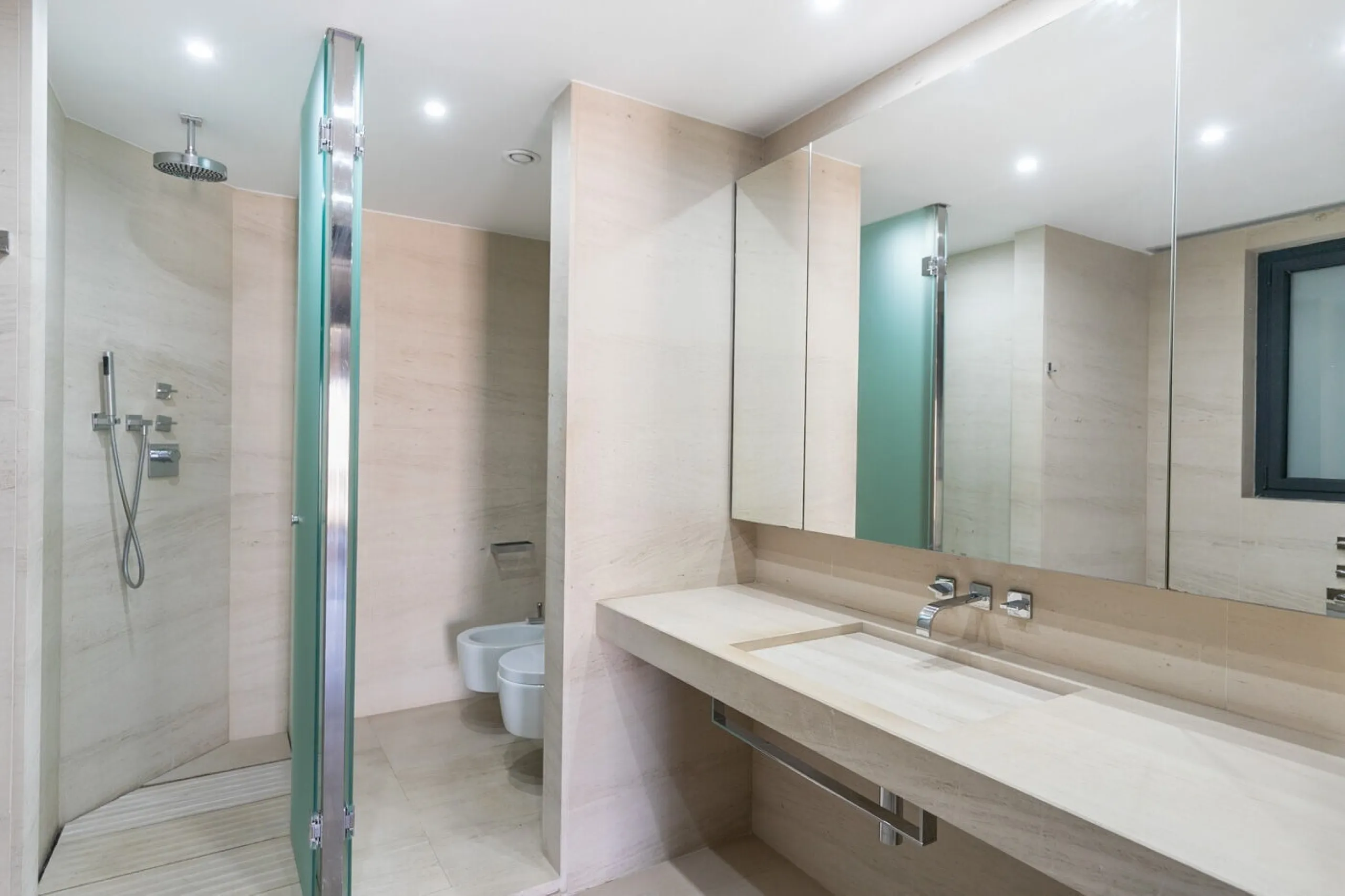 High-Floor Apartment Overlooking La Pedrera on Passeig de Gracia, Barcelona