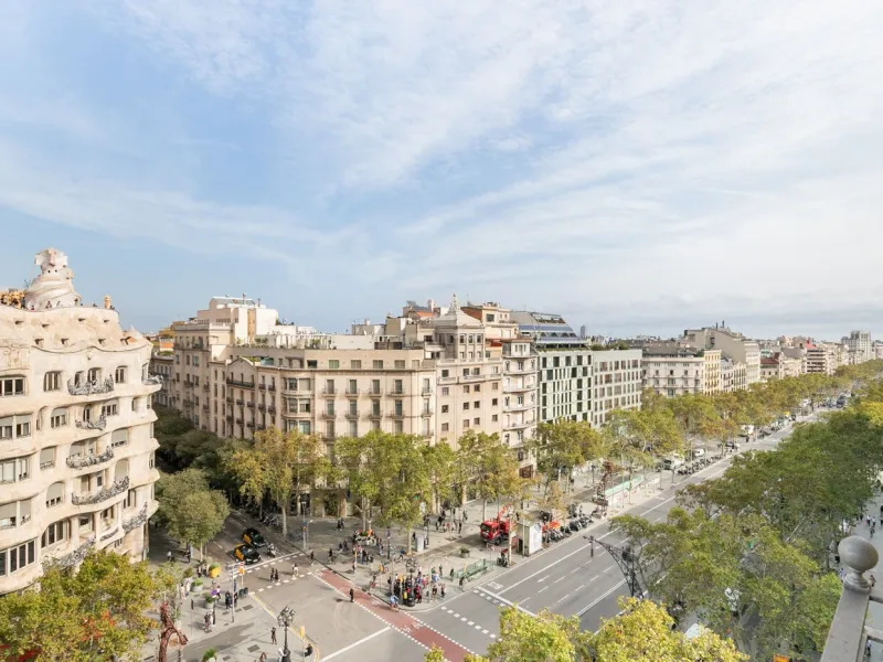 High-Floor Apartment Overlooking La Pedrera on Passeig de Gracia, Barcelona