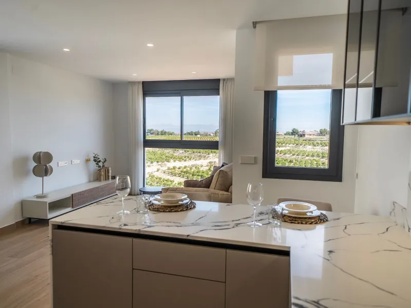 Villa independiente junto a campo de golf con piscina privada y solárium en La Finca Golf, Alicante