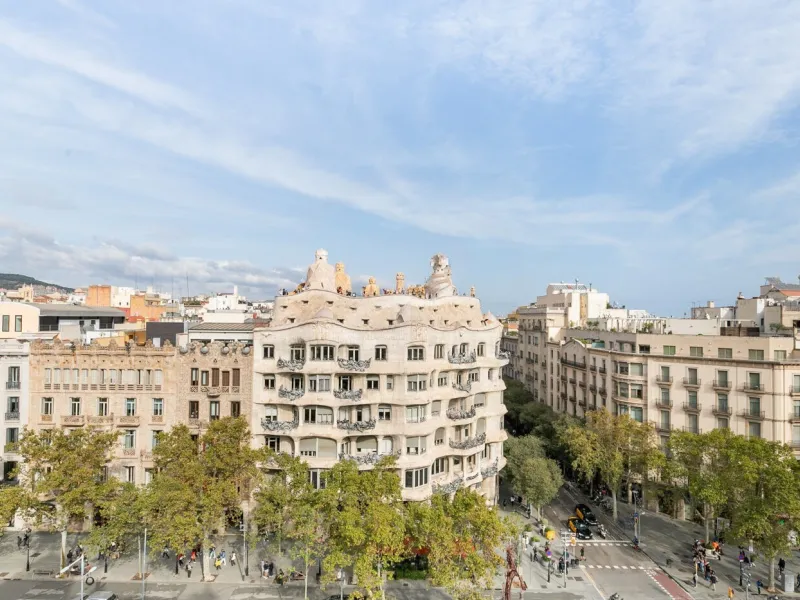 High-Floor Apartment Overlooking La Pedrera on Passeig de Gracia, Barcelona