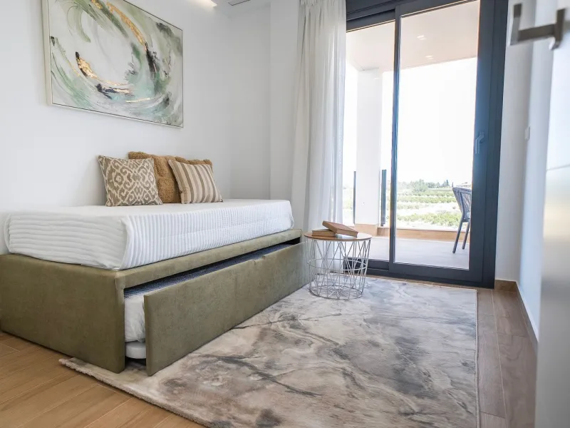Villa independiente junto a campo de golf con piscina privada y solárium en La Finca Golf, Alicante
