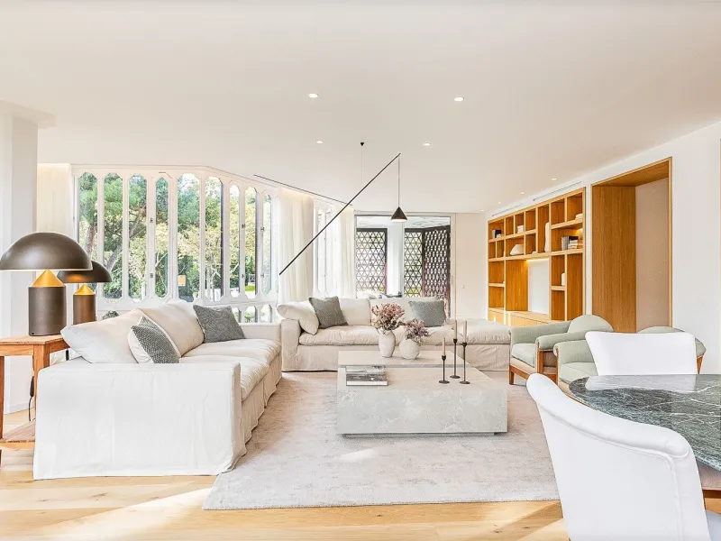 Fully Renovated High-End Apartment with Pool and Parking in Pedralbes, Barcelona
