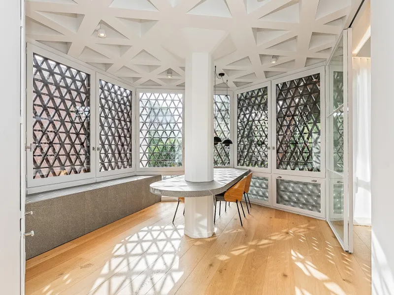 Fully Renovated High-End Apartment with Pool and Parking in Pedralbes, Barcelona