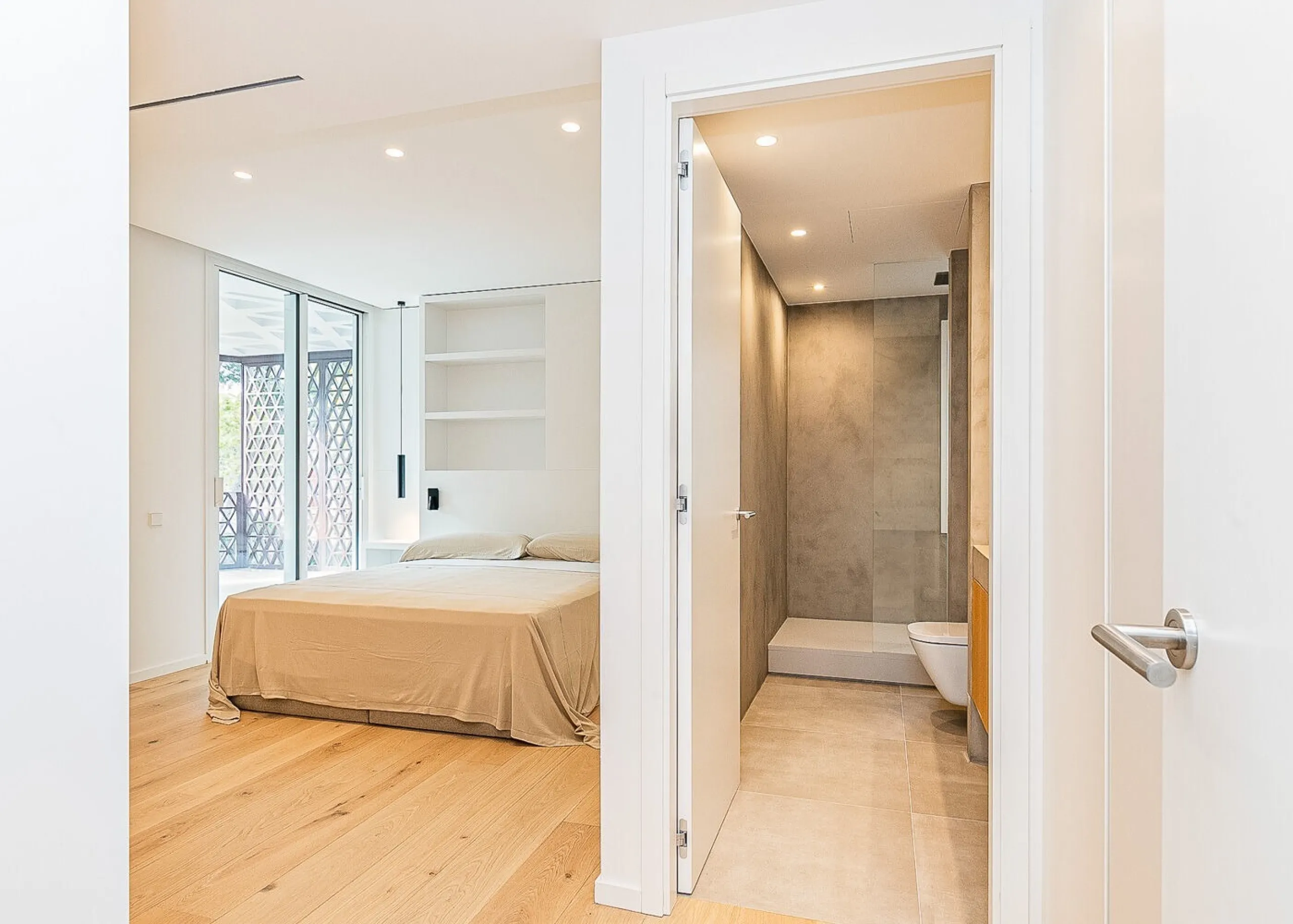 Fully Renovated High-End Apartment with Pool and Parking in Pedralbes, Barcelona