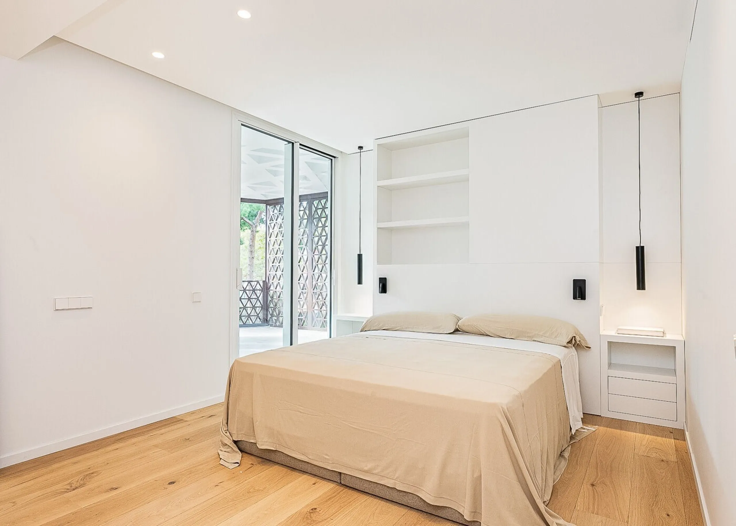 Fully Renovated High-End Apartment with Pool and Parking in Pedralbes, Barcelona