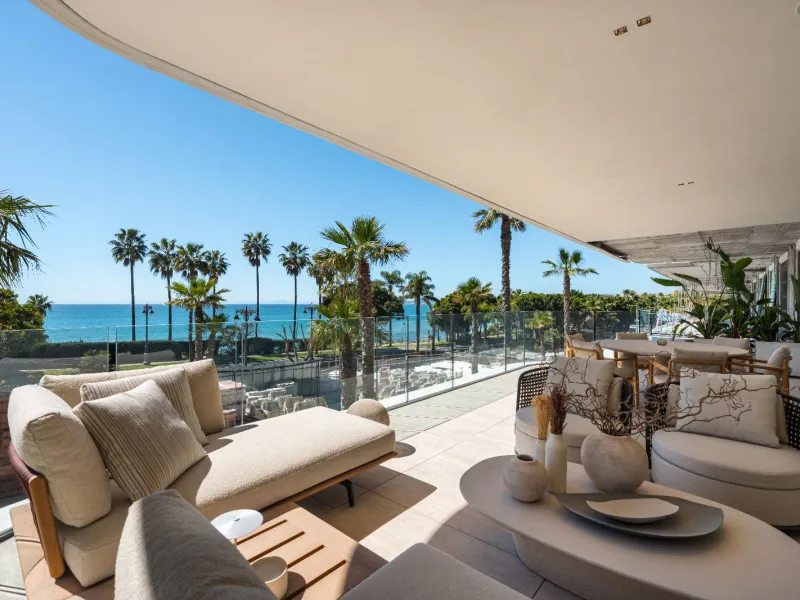 Exclusive Ultra-Luxury Apartment on the Beachfront in Estepona, Málaga