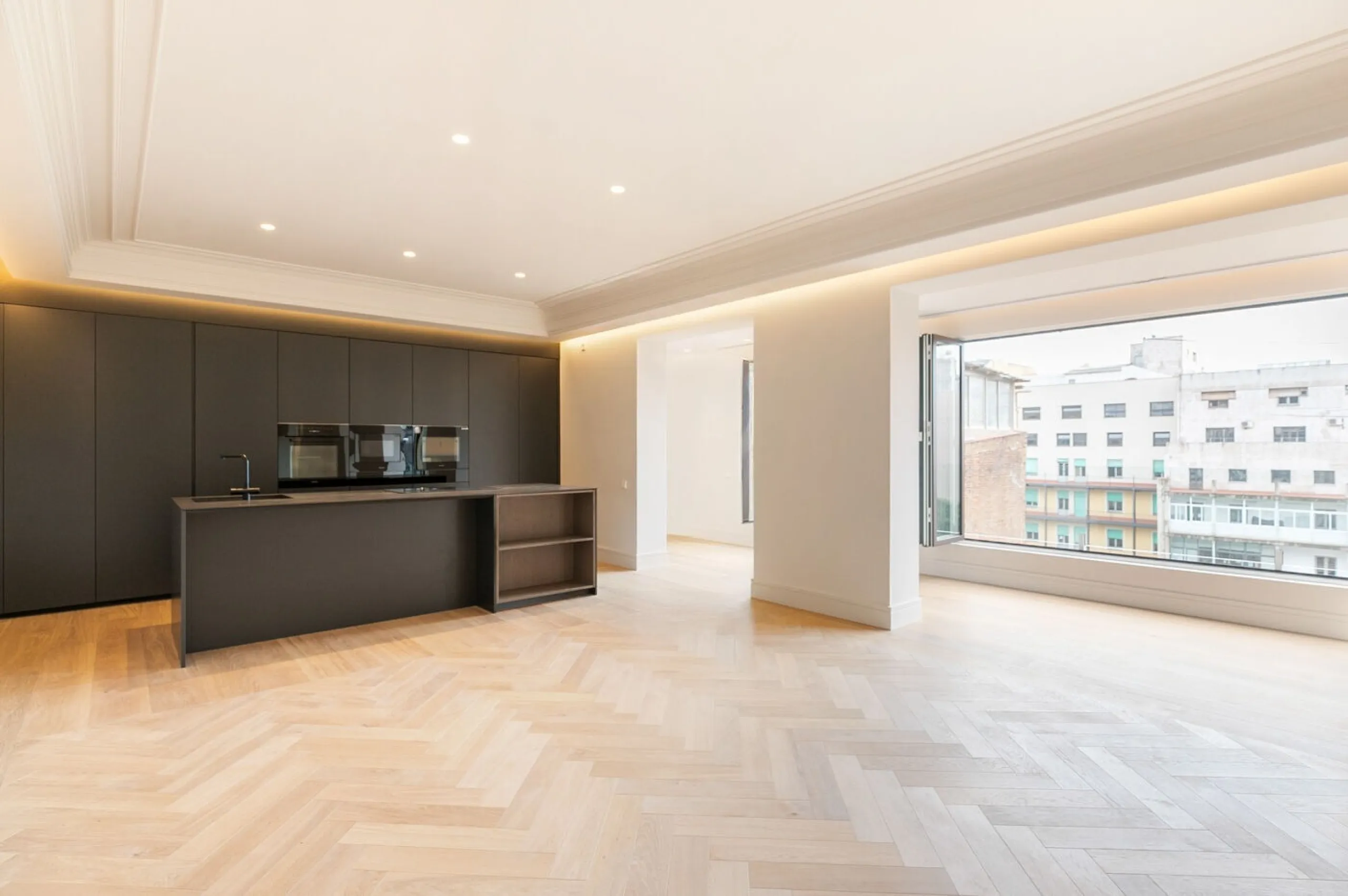 Exclusivo piso reformado con terraza en el corazón del Eixample, a pasos del Passeig de Gracia, Barcelona