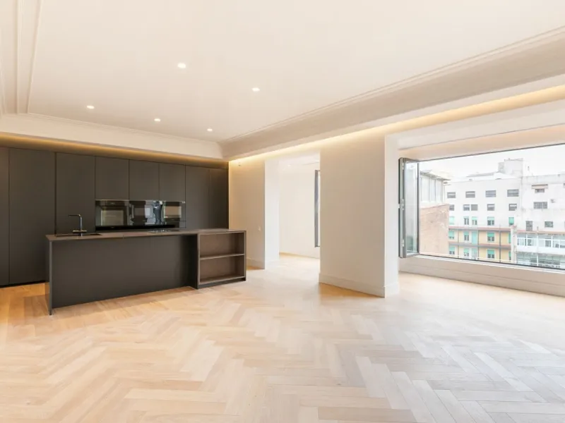 Exclusivo piso reformado con terraza en el corazón del Eixample, a pasos del Passeig de Gracia, Barcelona