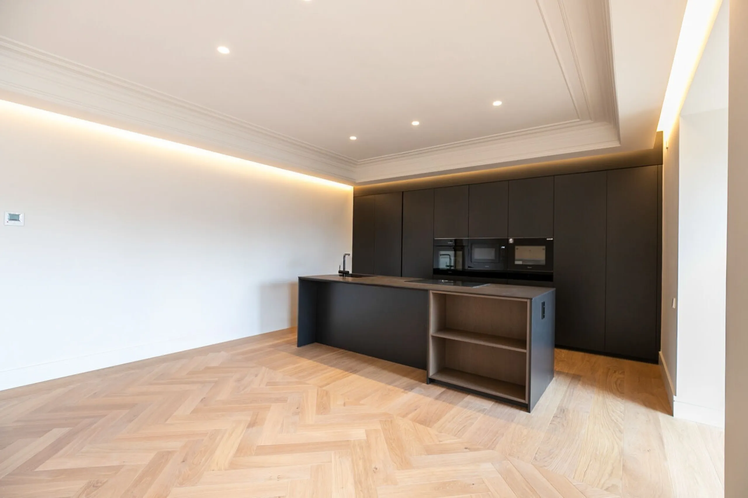 Exclusivo piso reformado con terraza en el corazón del Eixample, a pasos del Passeig de Gracia, Barcelona