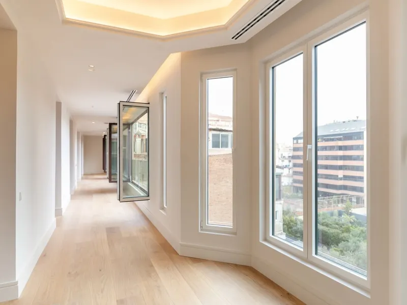 Exclusivo piso reformado con terraza en el corazón del Eixample, a pasos del Passeig de Gracia, Barcelona