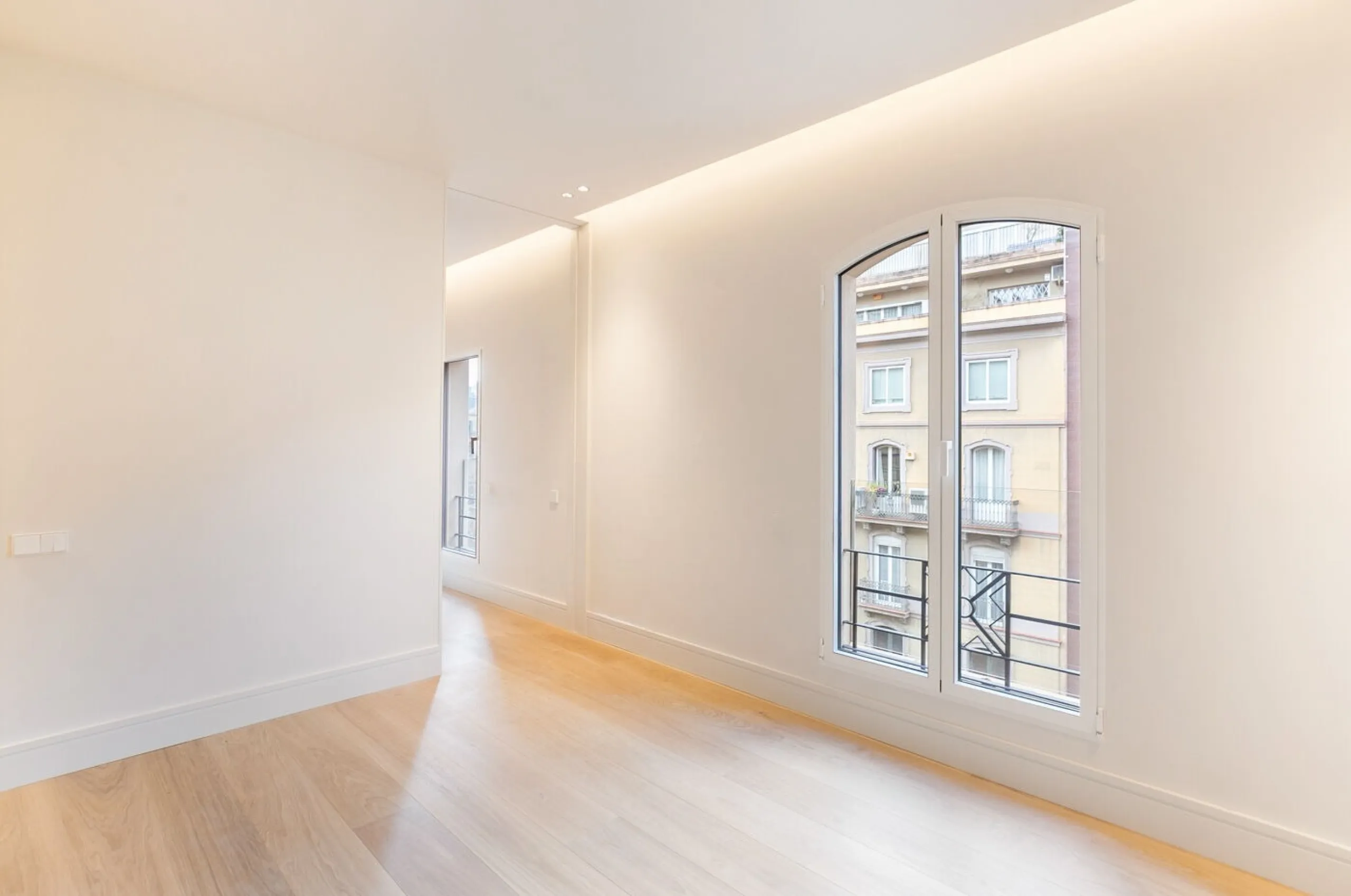 Exclusivo piso reformado con terraza en el corazón del Eixample, a pasos del Passeig de Gracia, Barcelona