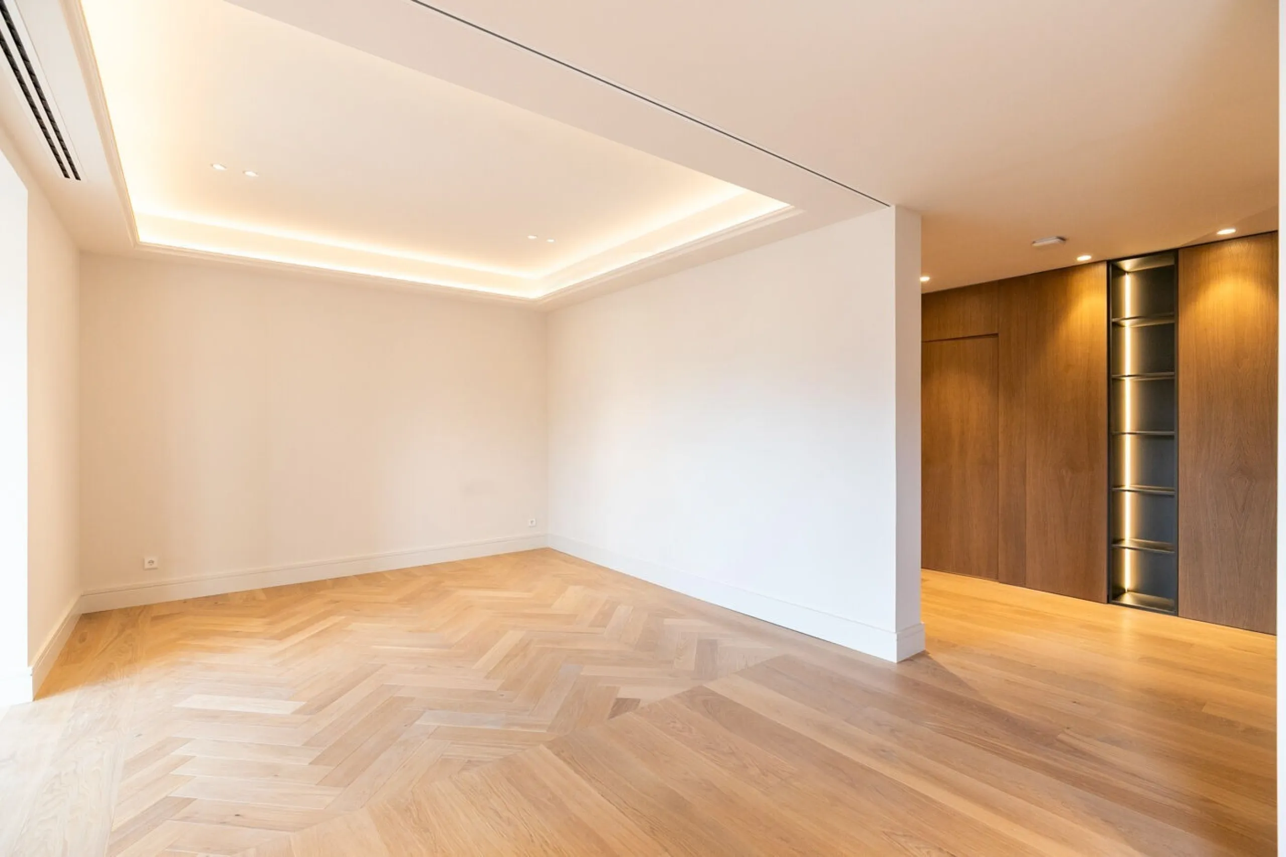 Exclusivo piso reformado con terraza en el corazón del Eixample, a pasos del Passeig de Gracia, Barcelona