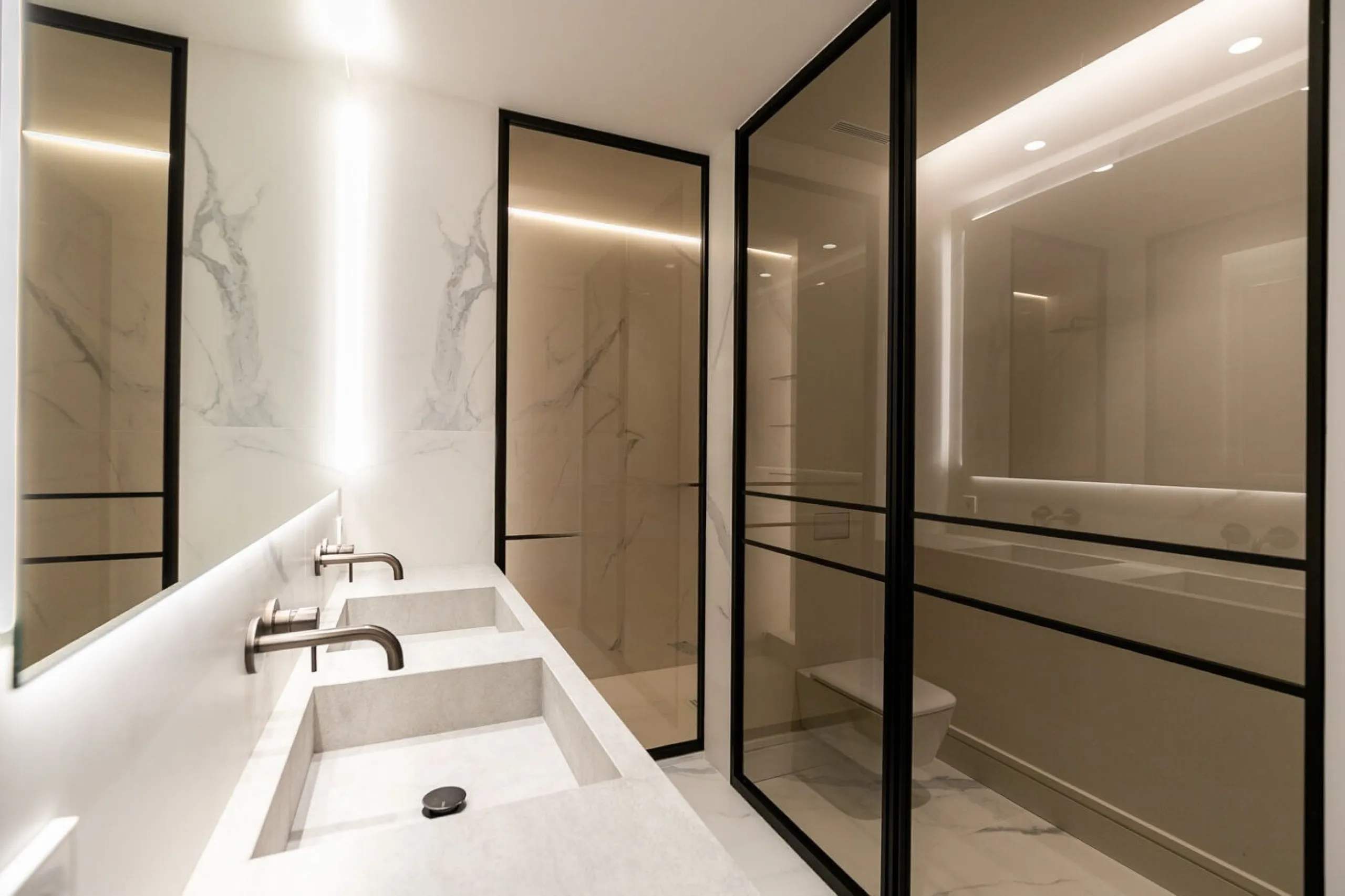 Exclusivo piso reformado con terraza en el corazón del Eixample, a pasos del Passeig de Gracia, Barcelona