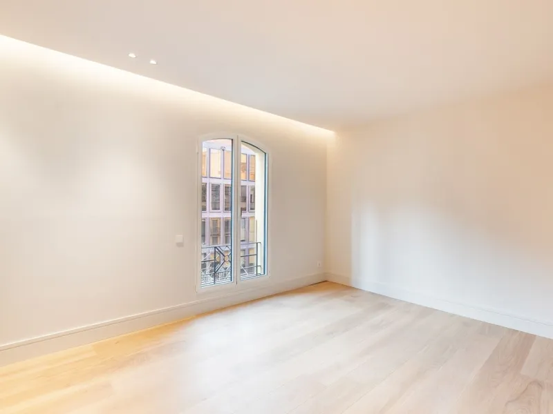 Exclusivo piso reformado con terraza en el corazón del Eixample, a pasos del Passeig de Gracia, Barcelona