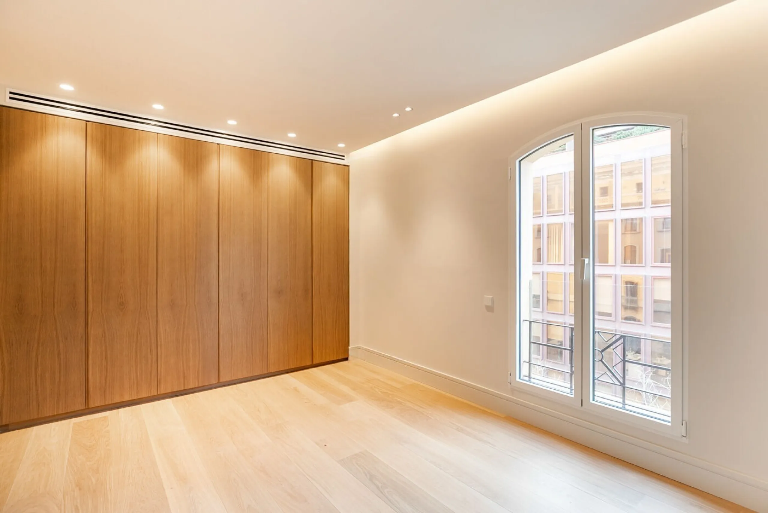 Exclusivo piso reformado con terraza en el corazón del Eixample, a pasos del Passeig de Gracia, Barcelona