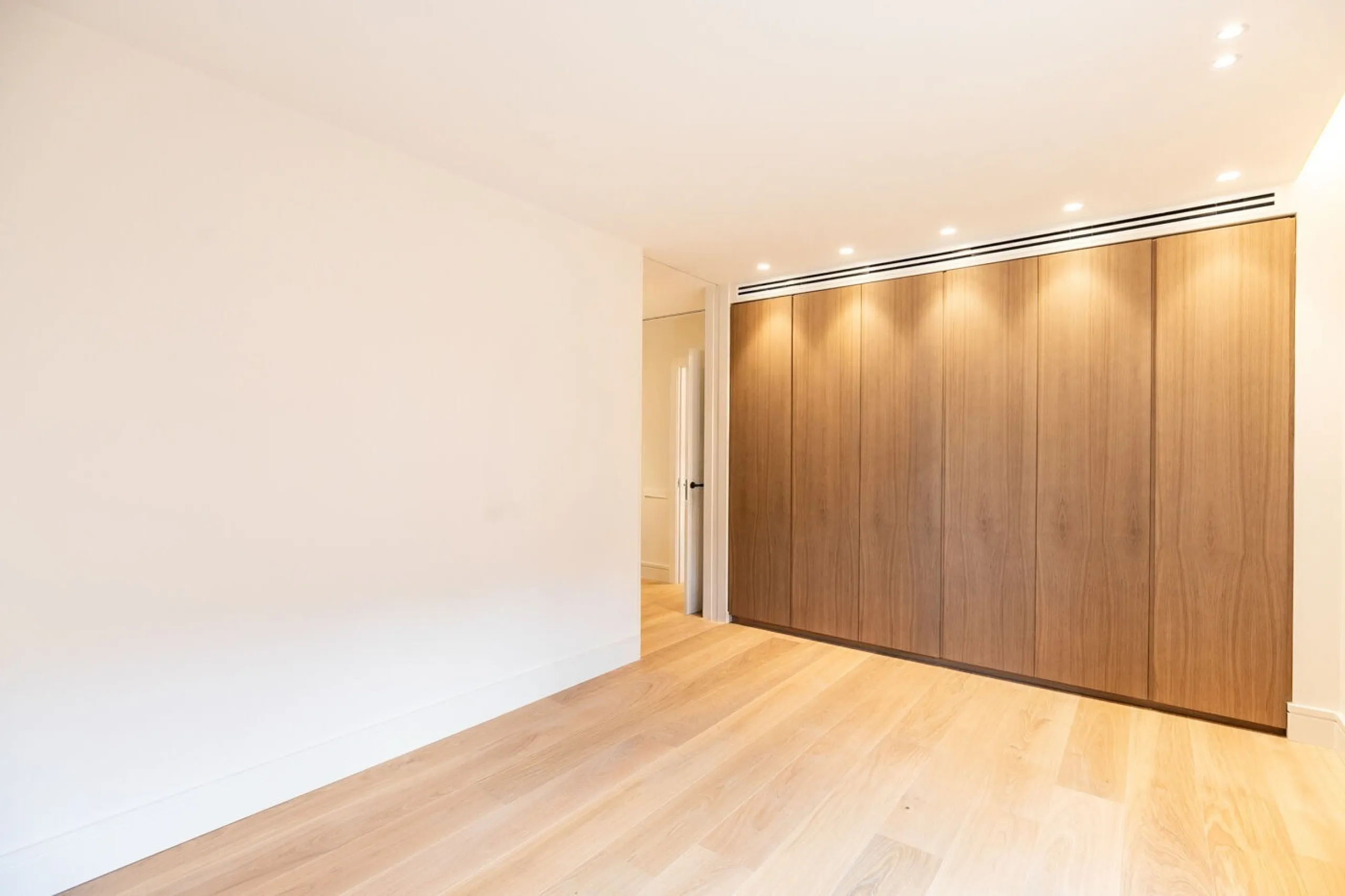Exclusivo piso reformado con terraza en el corazón del Eixample, a pasos del Passeig de Gracia, Barcelona