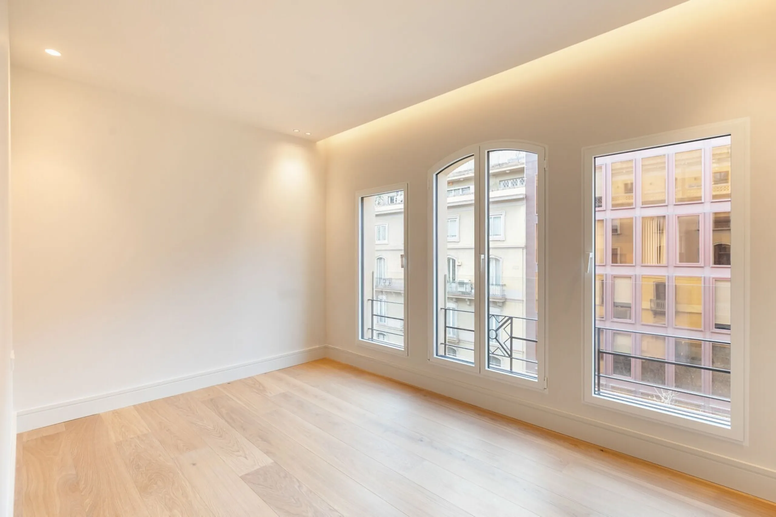 Exclusivo piso reformado con terraza en el corazón del Eixample, a pasos del Passeig de Gracia, Barcelona
