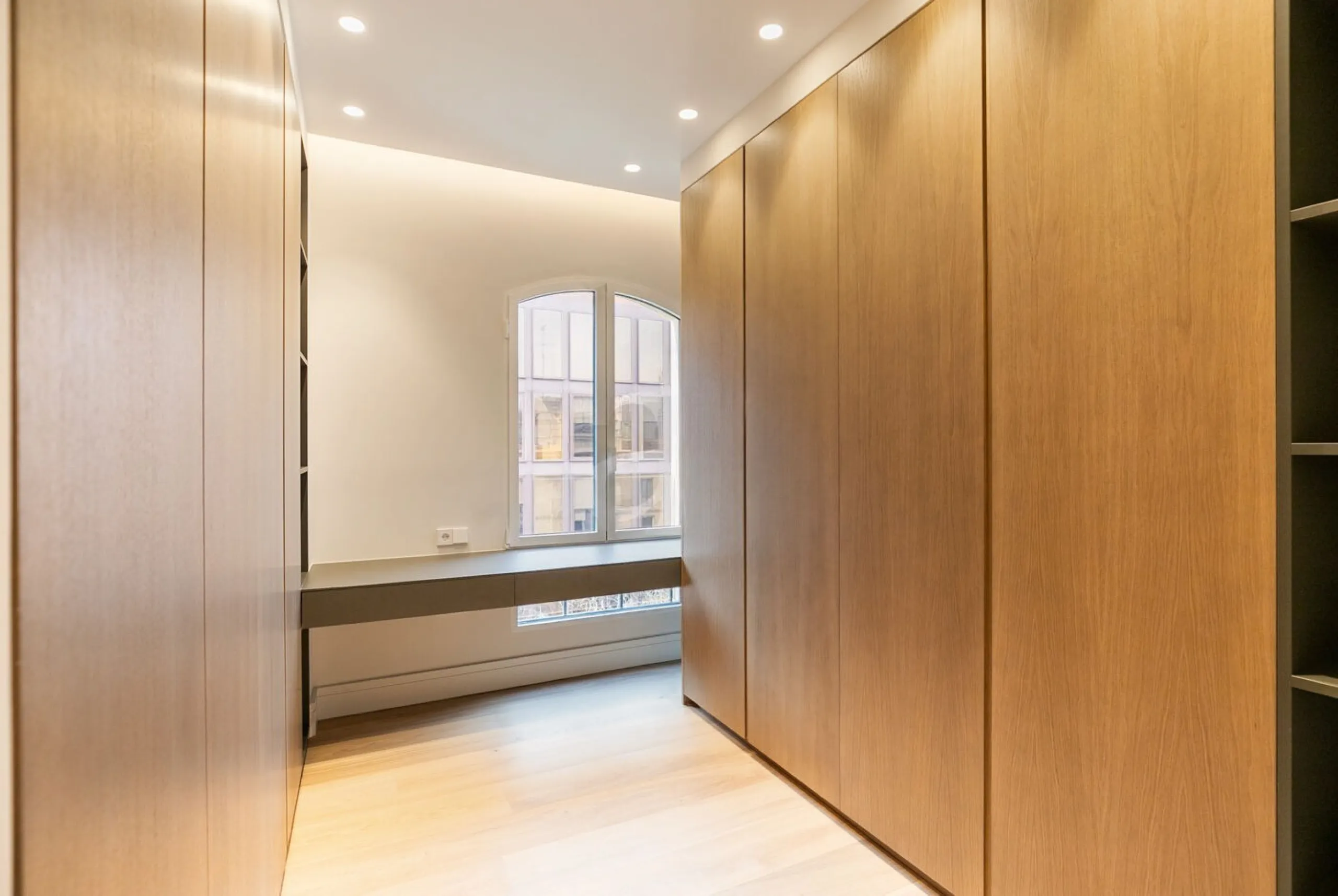 Exclusivo piso reformado con terraza en el corazón del Eixample, a pasos del Passeig de Gracia, Barcelona
