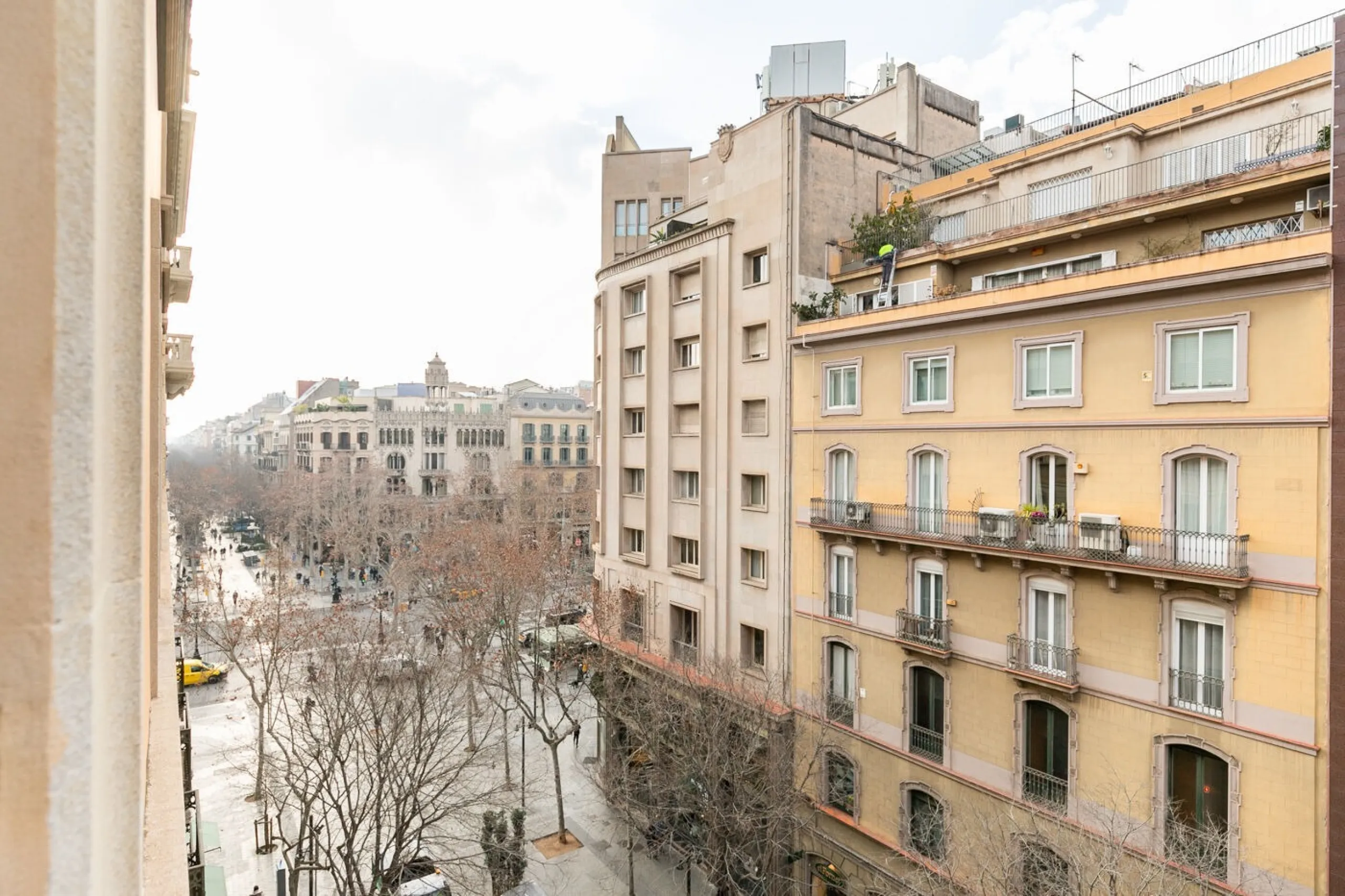 Exclusivo piso reformado con terraza en el corazón del Eixample, a pasos del Passeig de Gracia, Barcelona