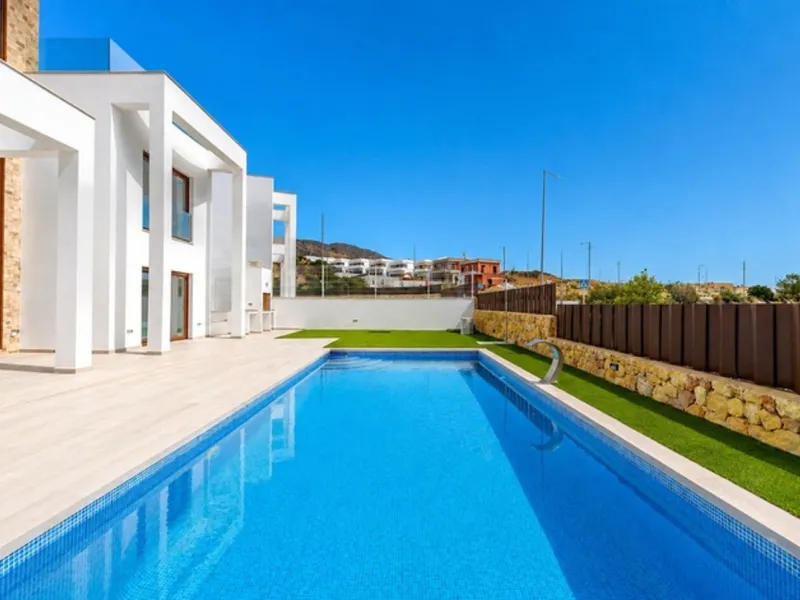 Modern Chalet with Sea Views in Finestrat, Alicante