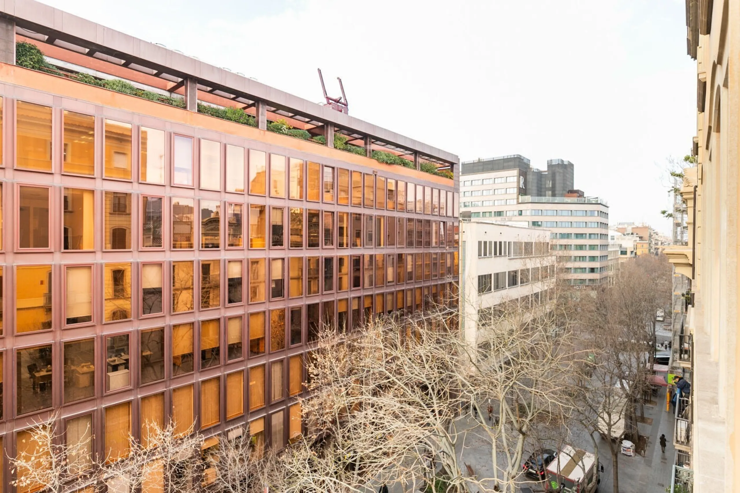 Exclusivo piso reformado con terraza en el corazón del Eixample, a pasos del Passeig de Gracia, Barcelona