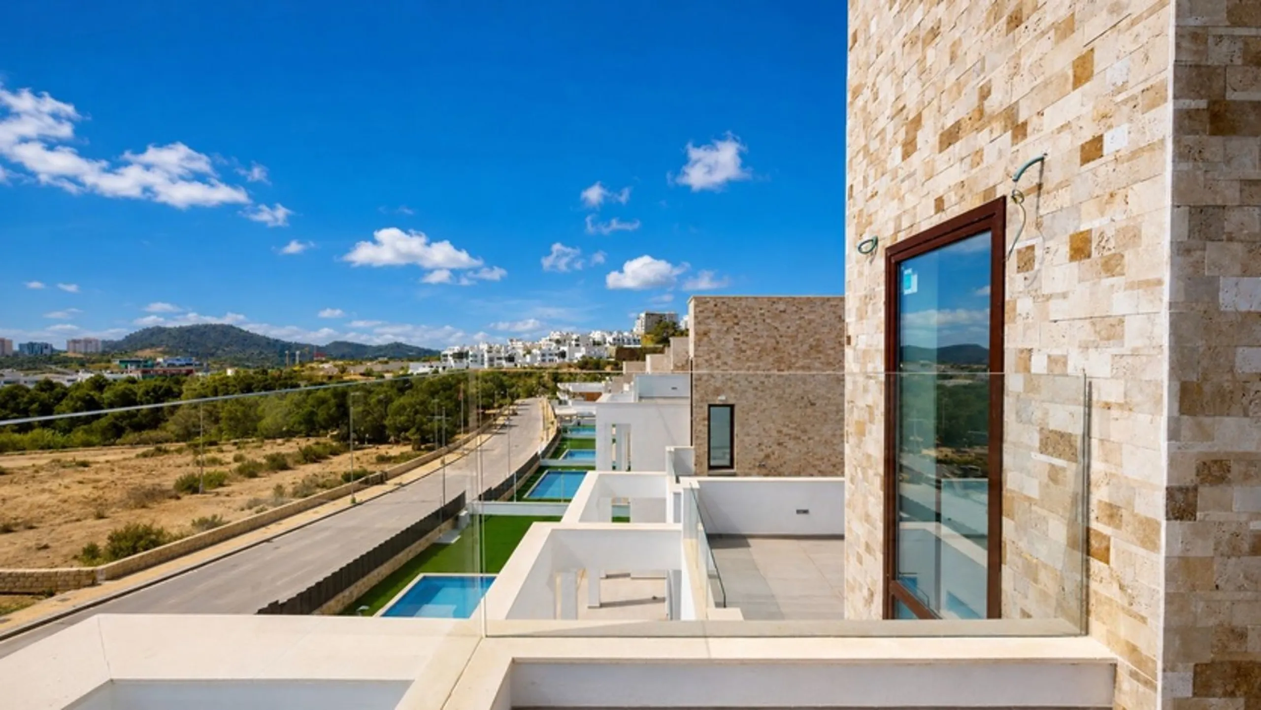 Современное шале с видом на море в Finestrat, Alicante
