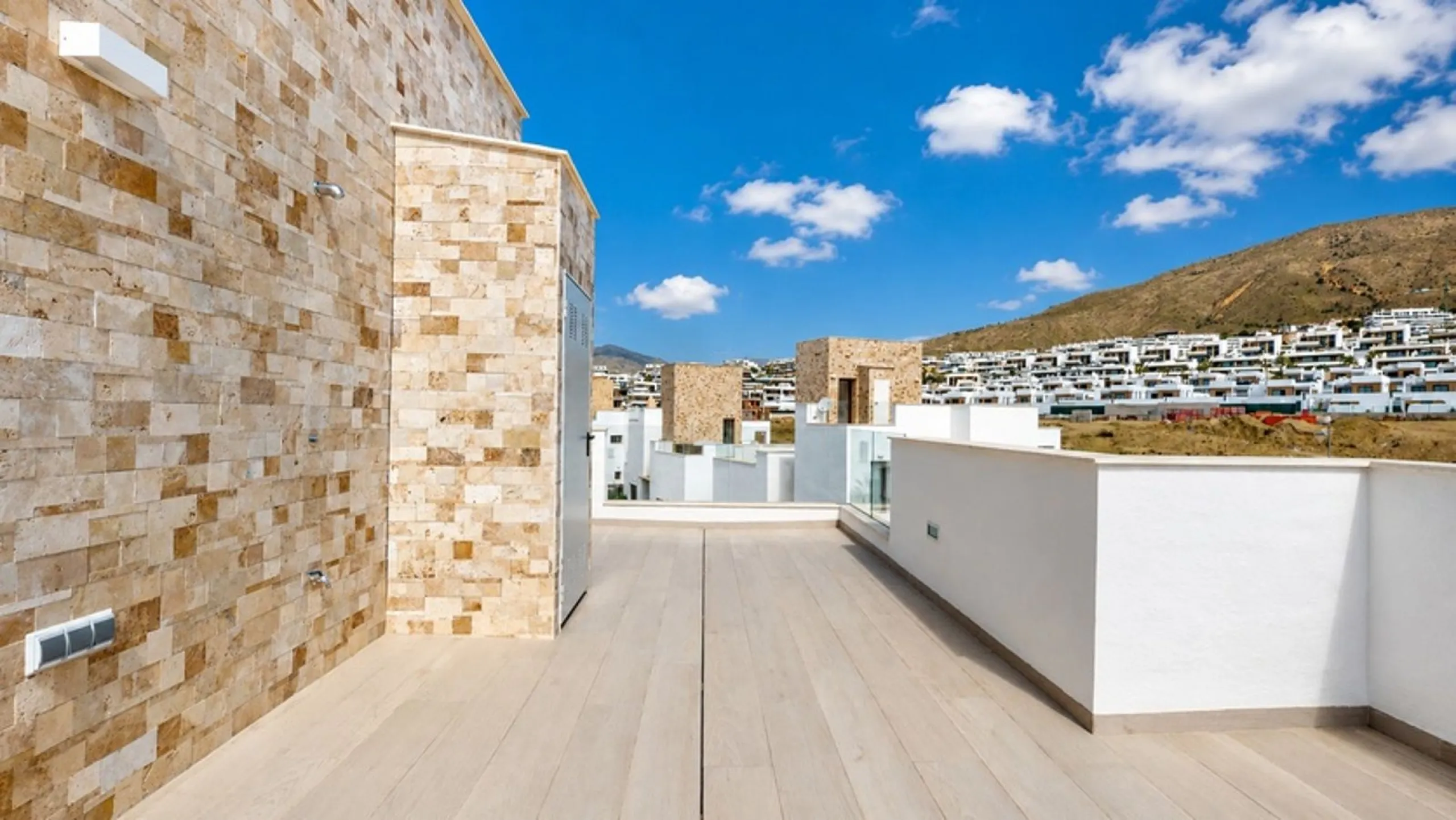 Современное шале с видом на море в Finestrat, Alicante