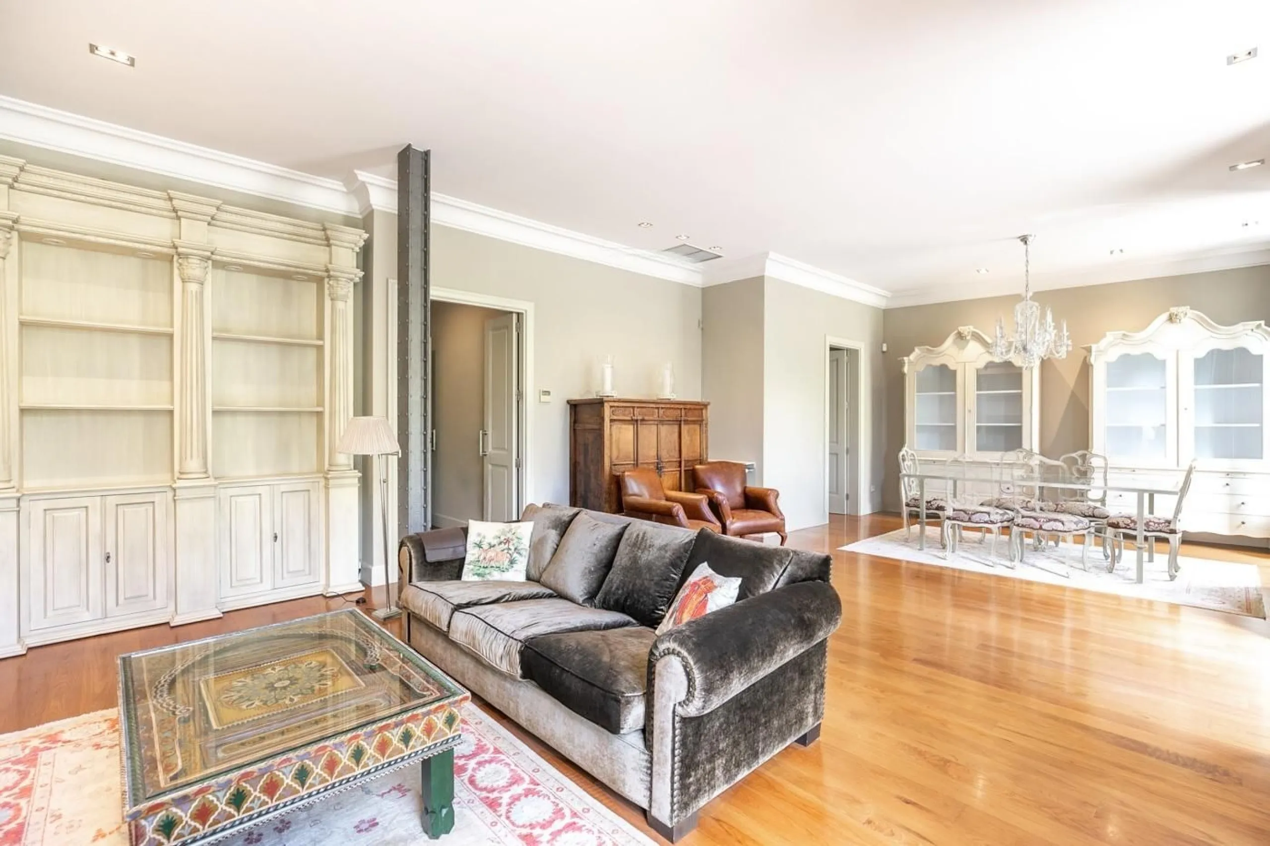 Elegant Apartment Overlooking Gaudí’s La Pedrera on Passeig de Gracia in Eixample, Barcelona