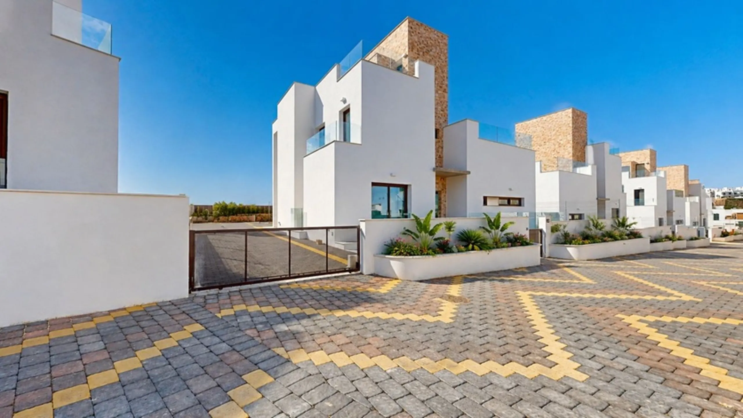 Современное шале с видом на море в Finestrat, Alicante