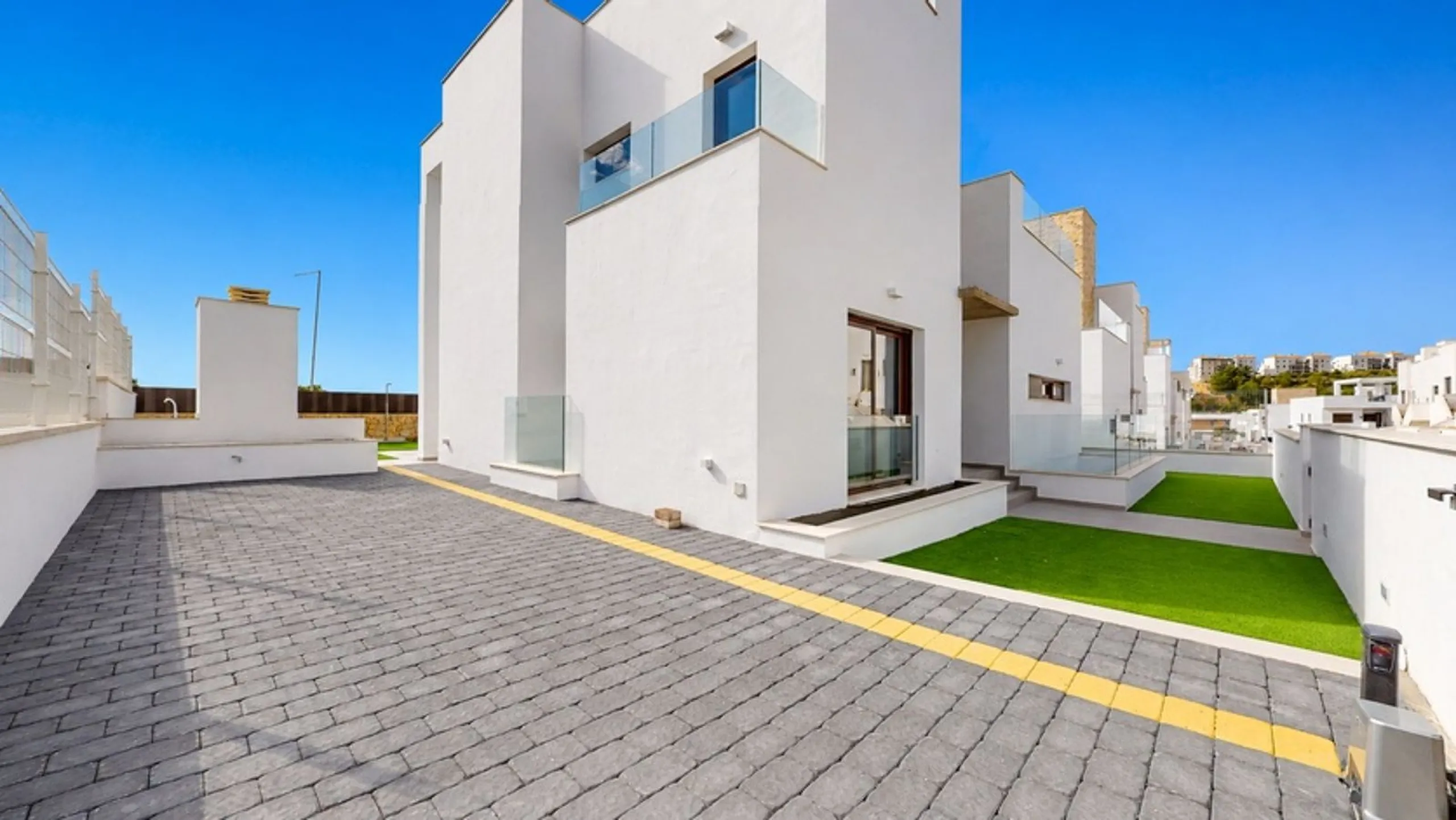 Современное шале с видом на море в Finestrat, Alicante
