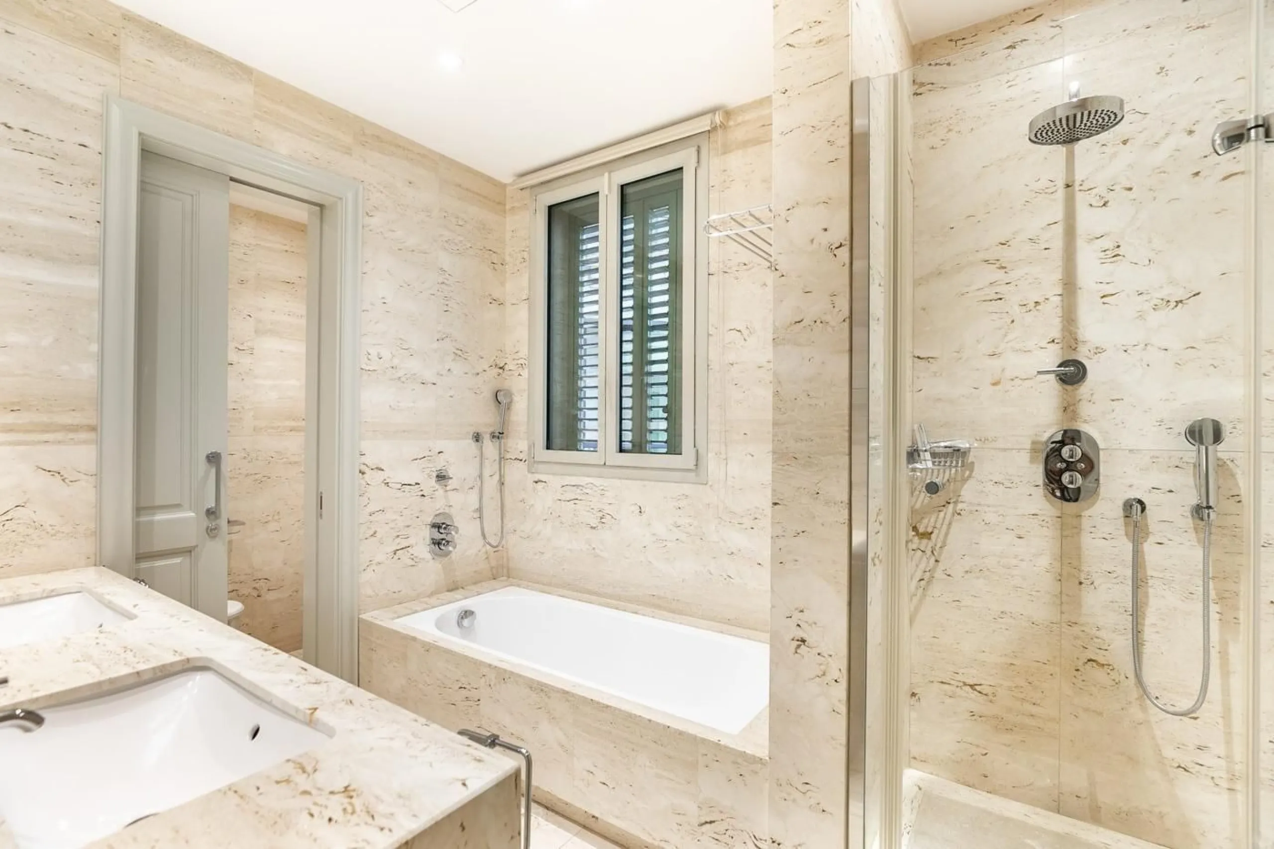 Elegant Apartment Overlooking Gaudí’s La Pedrera on Passeig de Gracia in Eixample, Barcelona