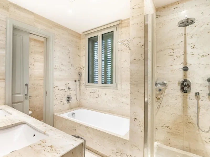 Elegant Apartment Overlooking Gaudí’s La Pedrera on Passeig de Gracia in Eixample, Barcelona
