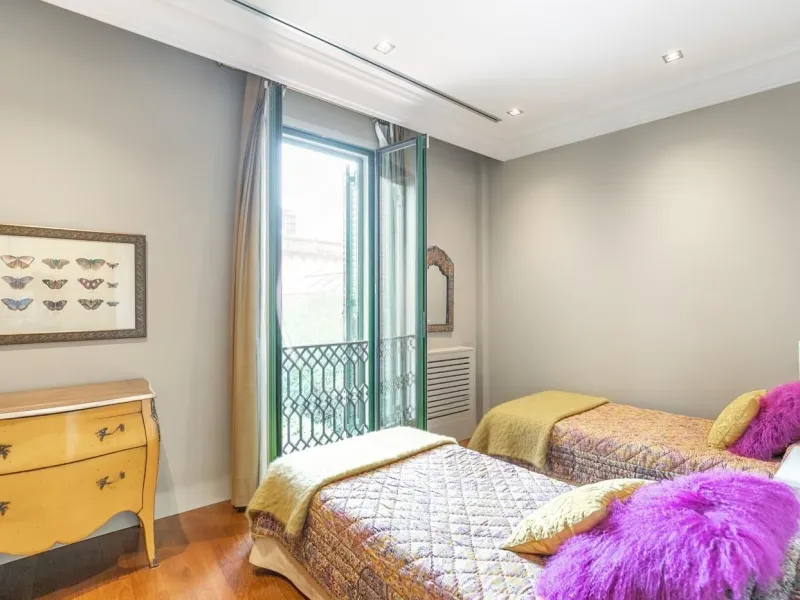 Elegant Apartment Overlooking Gaudí’s La Pedrera on Passeig de Gracia in Eixample, Barcelona