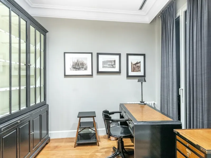 Elegant Apartment Overlooking Gaudí’s La Pedrera on Passeig de Gracia in Eixample, Barcelona