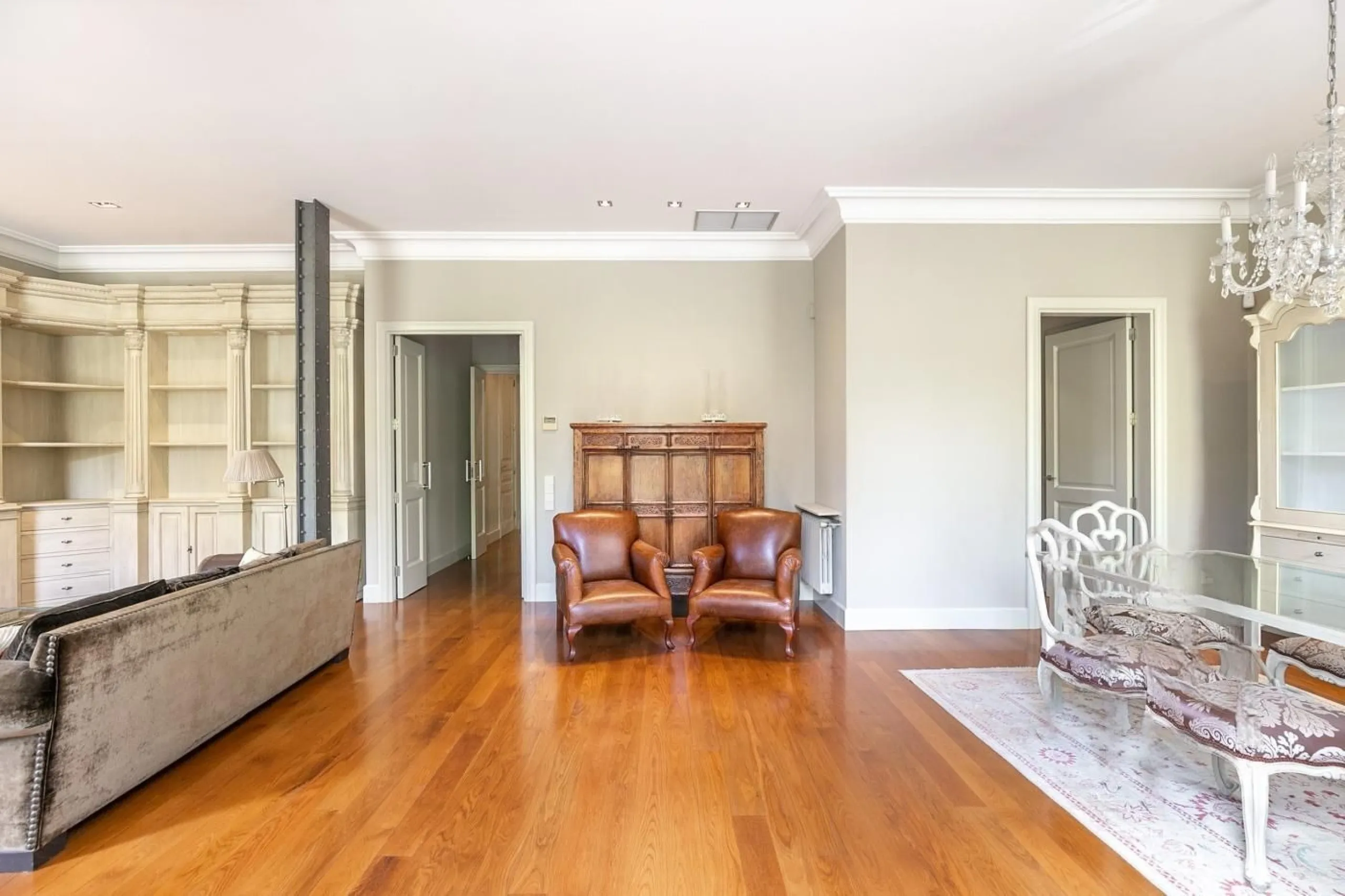 Elegant Apartment Overlooking Gaudí’s La Pedrera on Passeig de Gracia in Eixample, Barcelona
