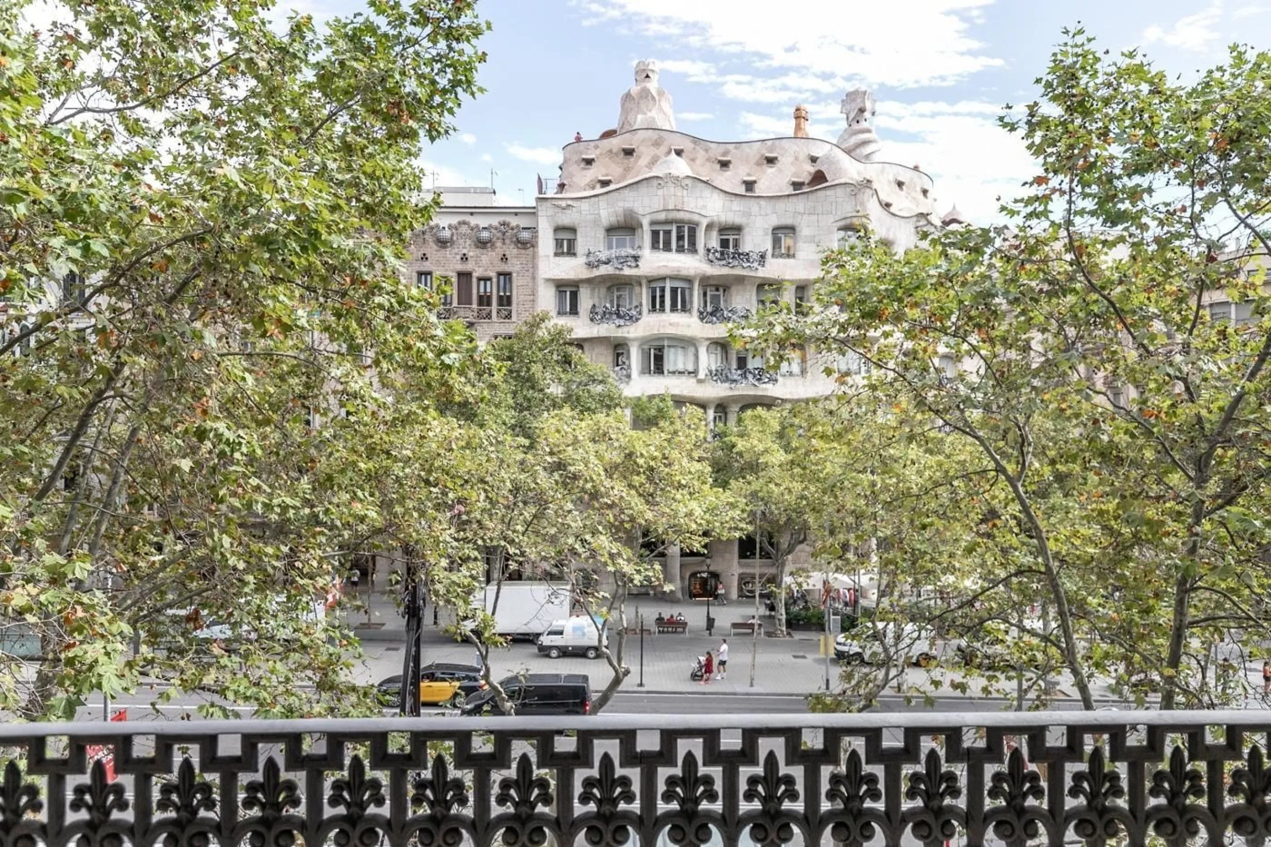 Elegant Apartment Overlooking Gaudí’s La Pedrera on Passeig de Gracia in Eixample, Barcelona