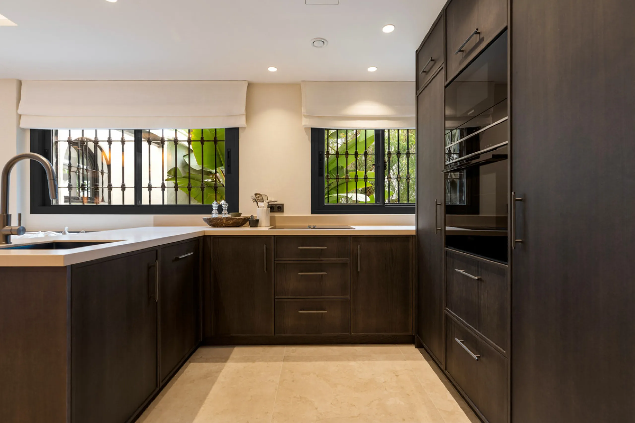 Apartment - Ground Floor Apartment в продаже в Marbella, Málaga. В доме 3 спален и 2 ванных комнат. Площадь дома 149 м²