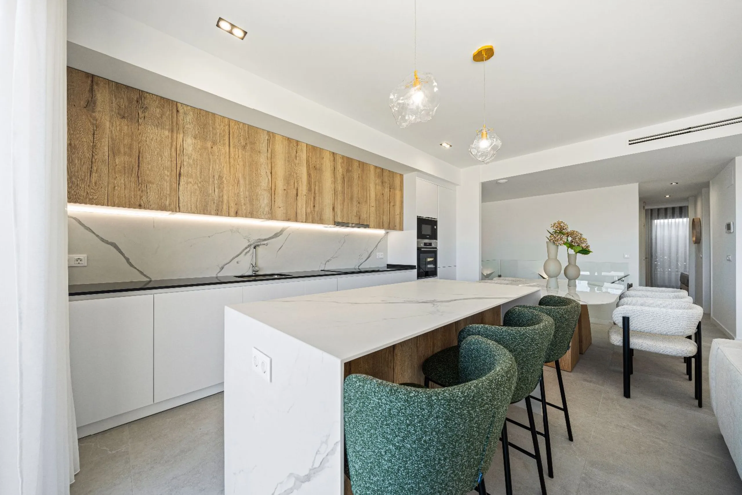 Dúplex en planta baja con jardín privado y vistas al mar en Finestrat, Alicante