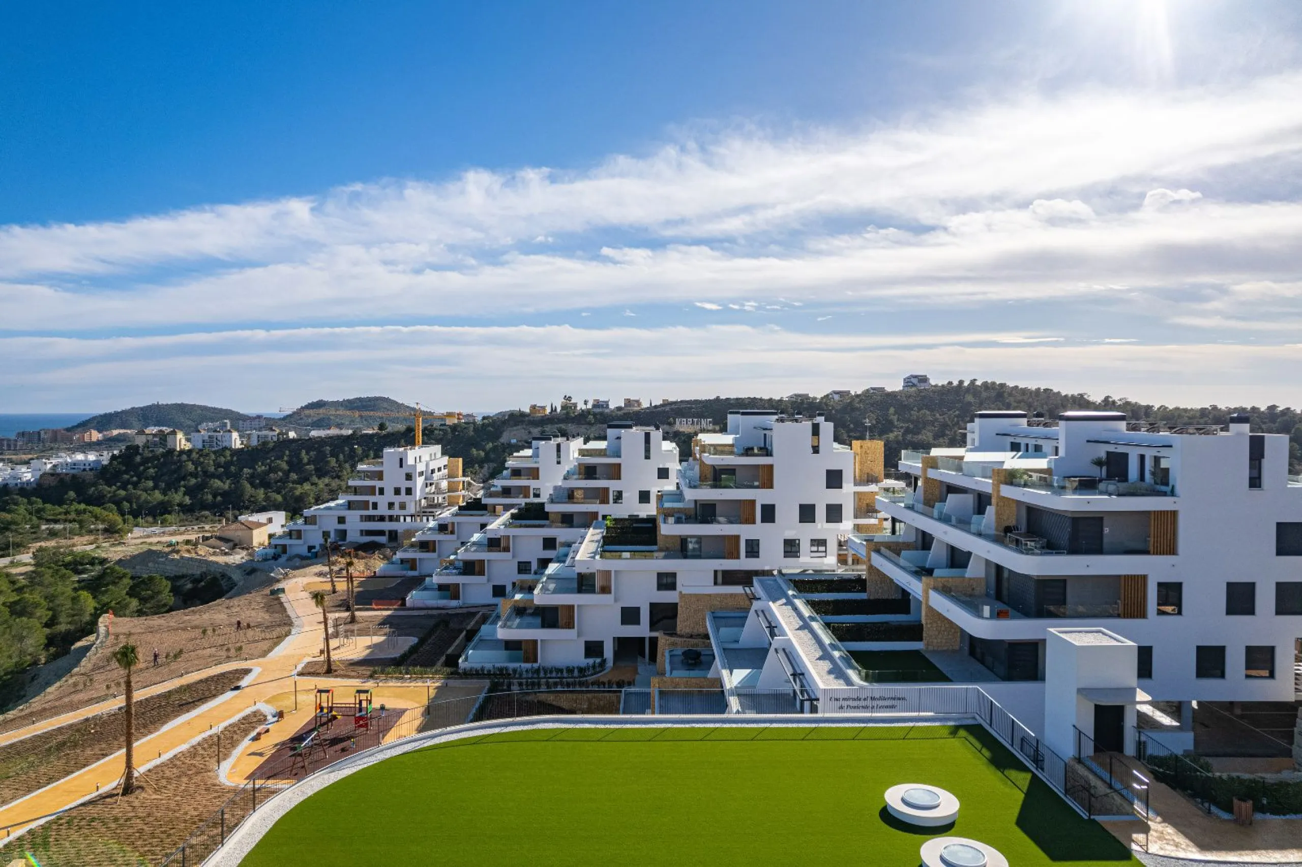 Дуплекс с собственным садом и видом на море в Finestrat, Alicante