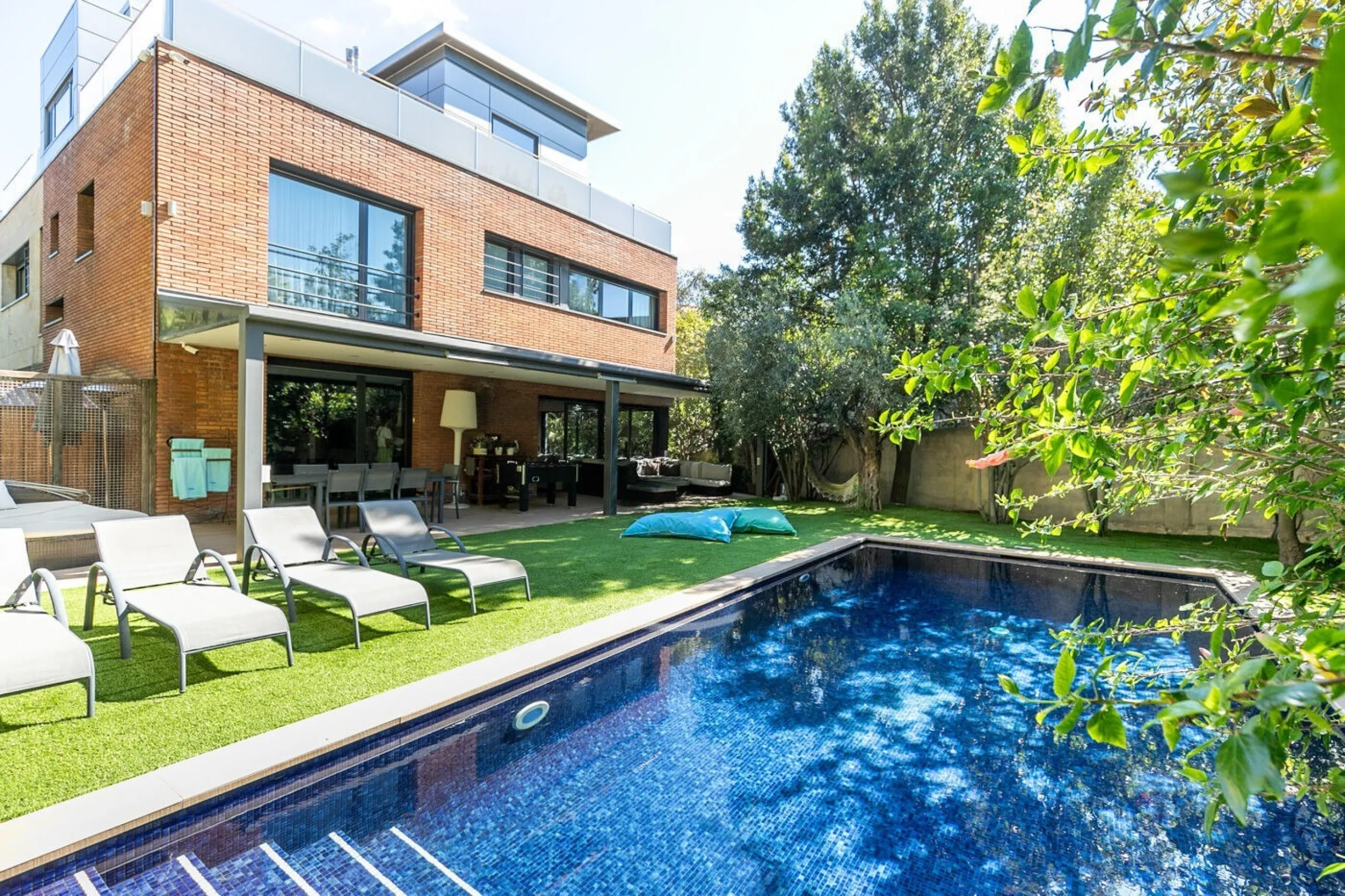 Luxury Family Home with Pool and Panoramic Views in Upper Sarria, Barcelona