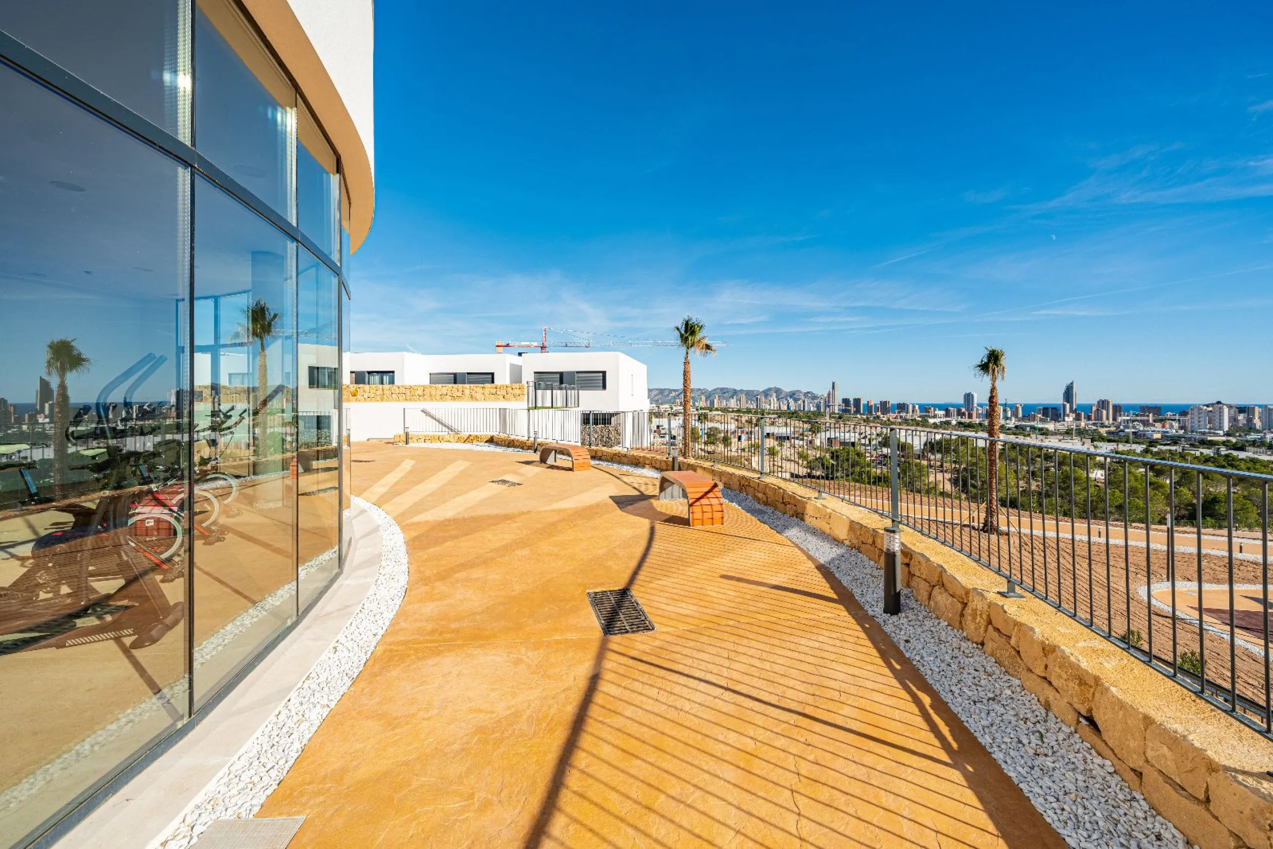 Дуплекс с собственным садом и видом на море в Finestrat, Alicante