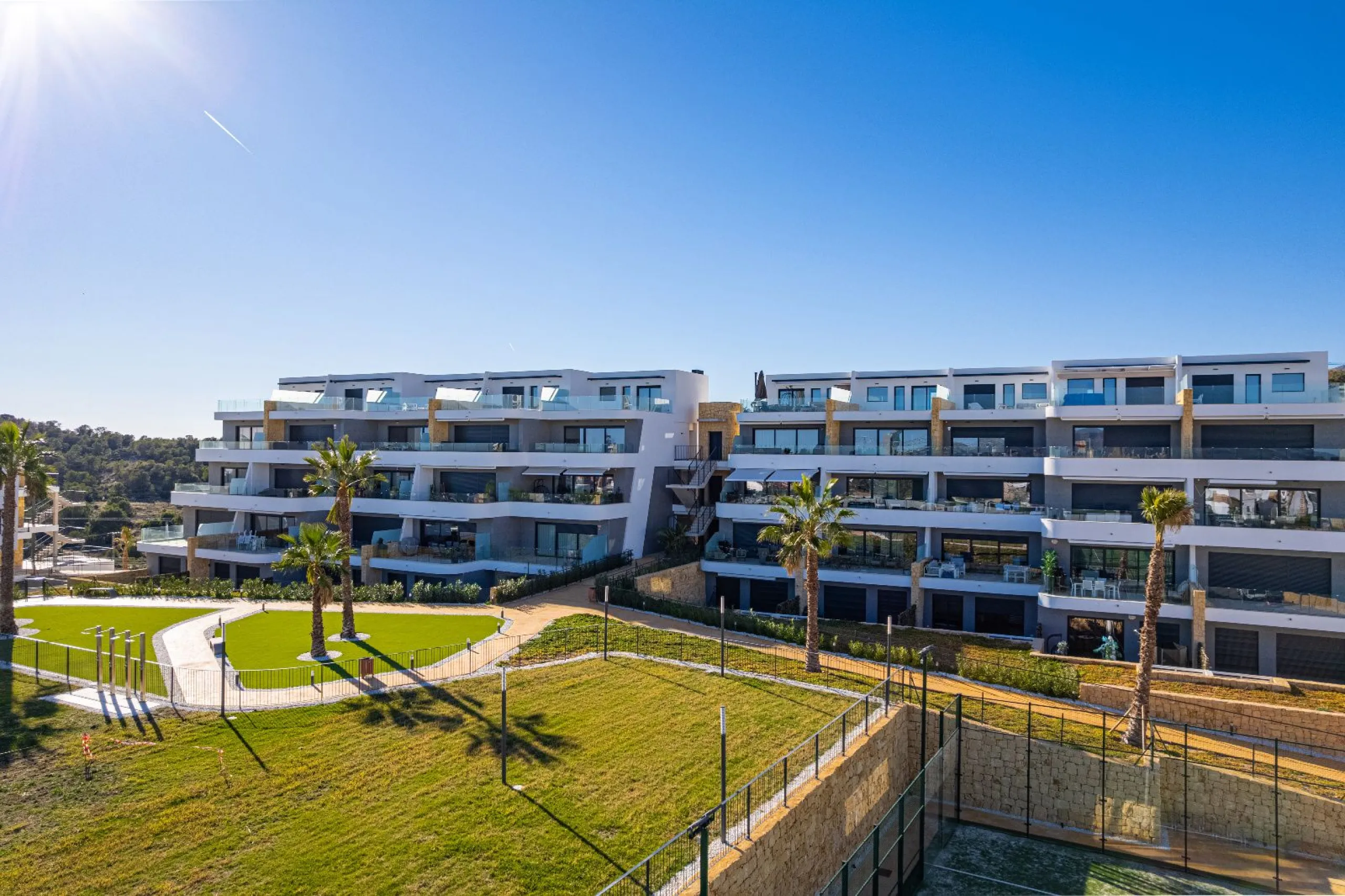 Дуплекс с собственным садом и видом на море в Finestrat, Alicante