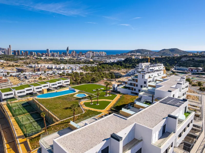 Дуплекс с собственным садом и видом на море в Finestrat, Alicante