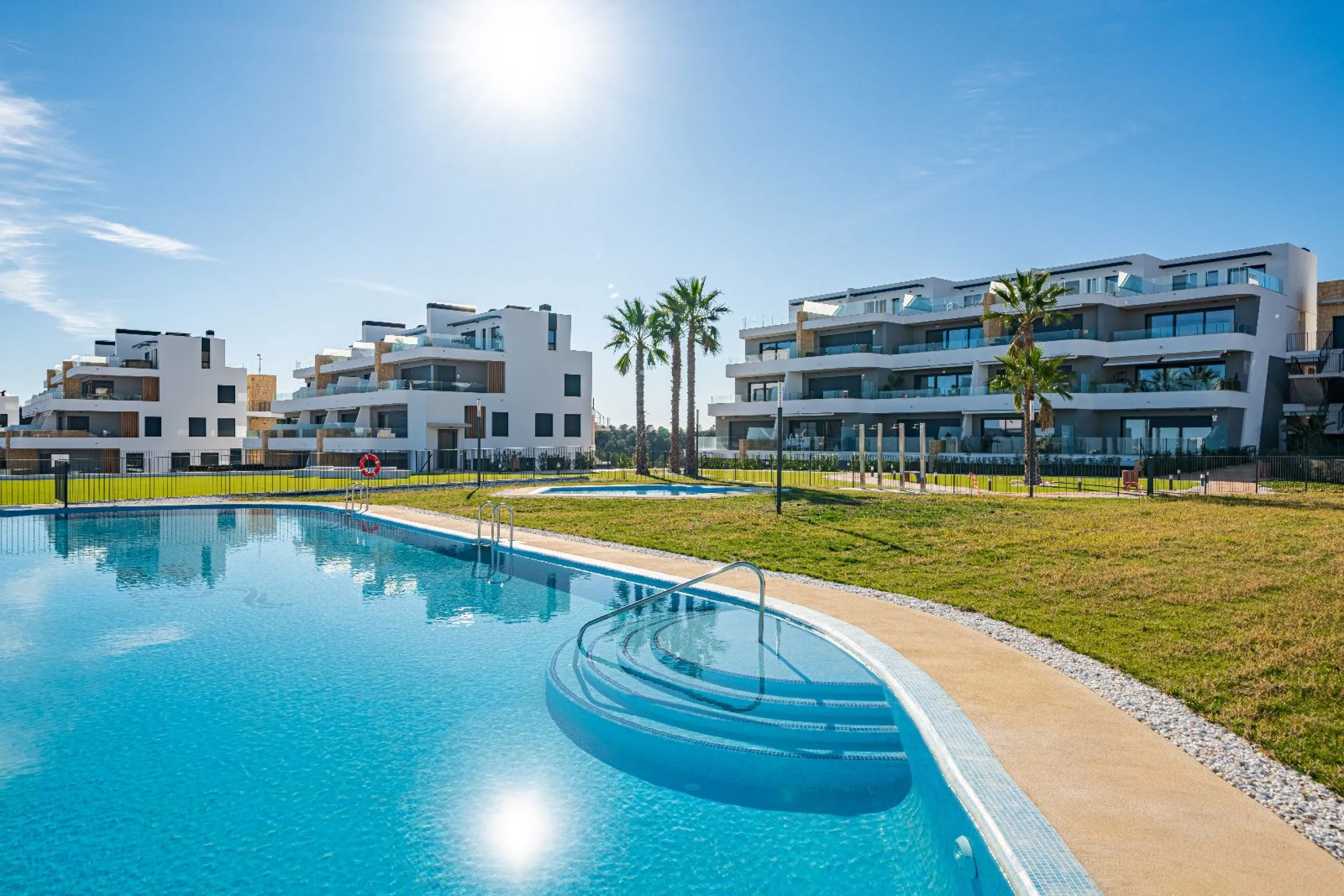 Дуплекс с собственным садом и видом на море в Finestrat, Alicante