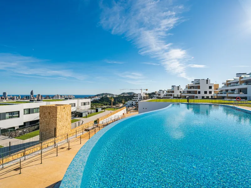 Дуплекс с собственным садом и видом на море в Finestrat, Alicante