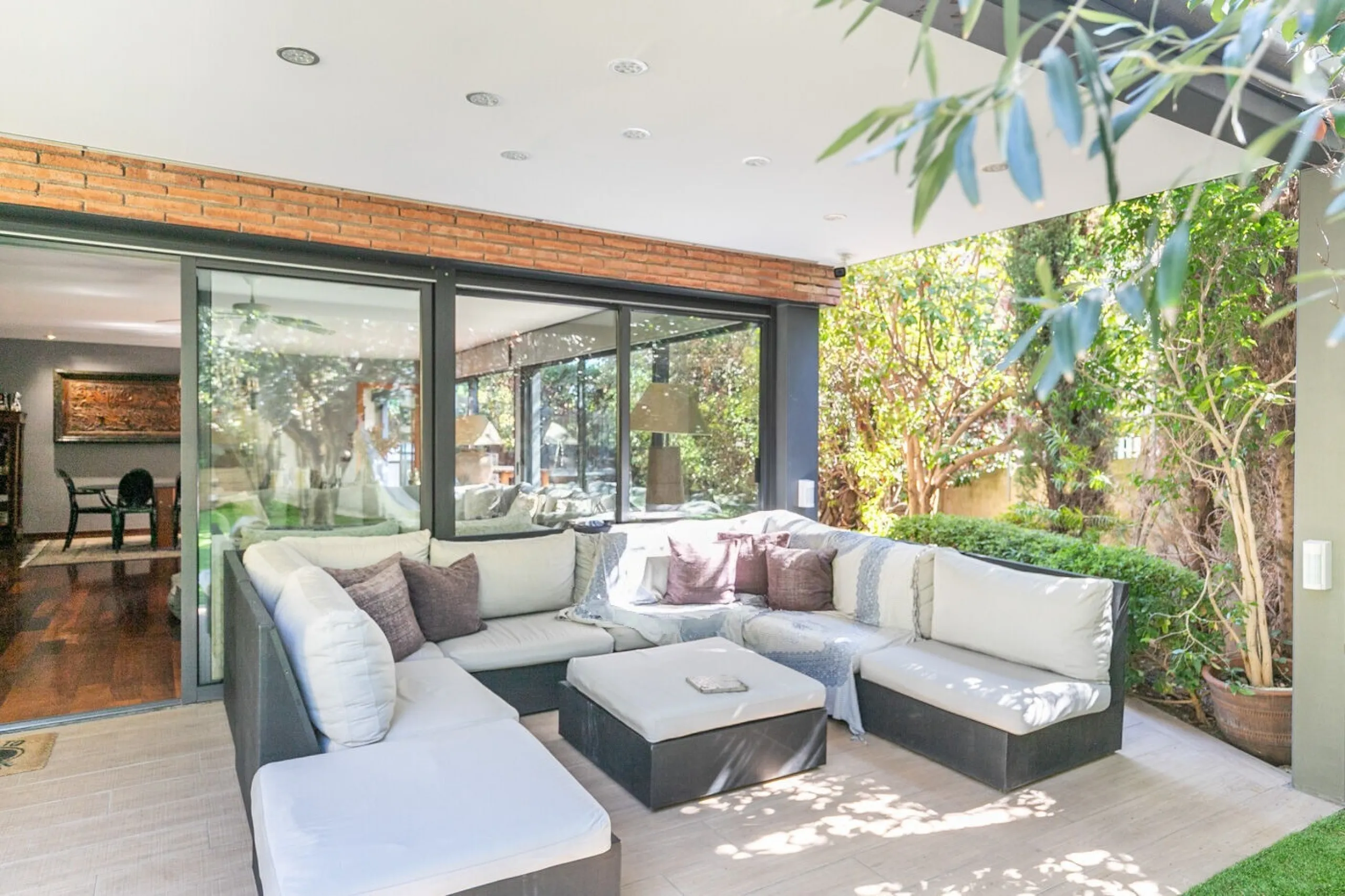 Luxury Family Home with Pool and Panoramic Views in Upper Sarria, Barcelona